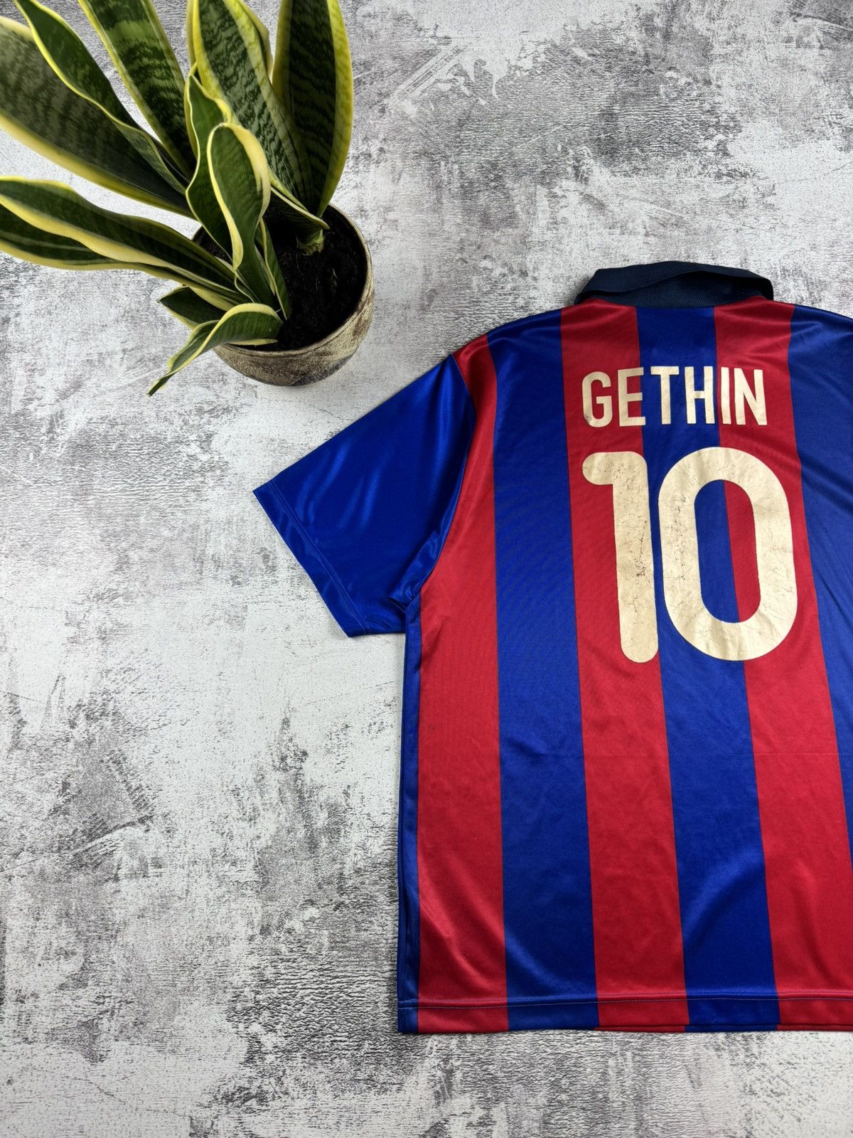 Nike BARCELONA GETHIN 2001/2002 Vintage Nike Soccer Football Football Shirt Jersey Size US L / EU 52-54 / 3 - 15 Thumbnail