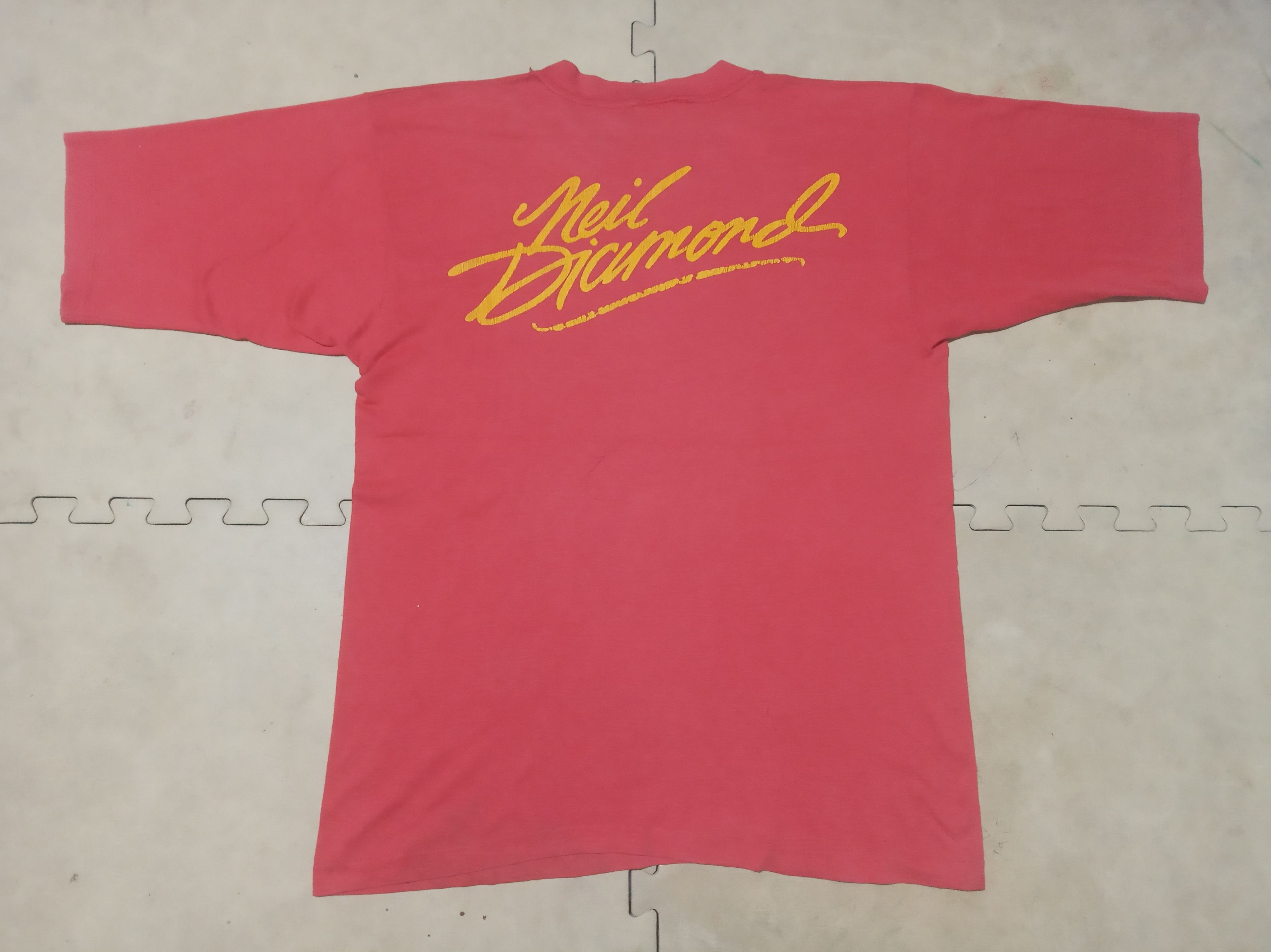 Band Tees Neil Diamond On Tour Size US M / EU 48-50 / 2 - 2 Thumbnail