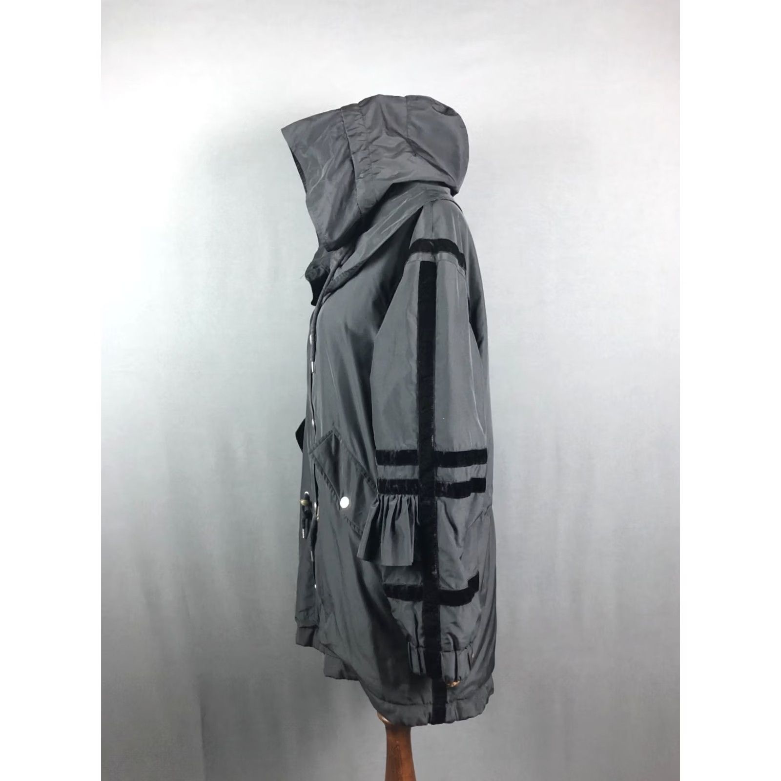 Alexander McQueen Alexander McQueen Full Zip Hooded Jacket Women Size 38 Black Polyester Snap Zip Casual Modern Classic Jacket Size XS / US 0-2 / IT 36-38 - 2 Thumbnail