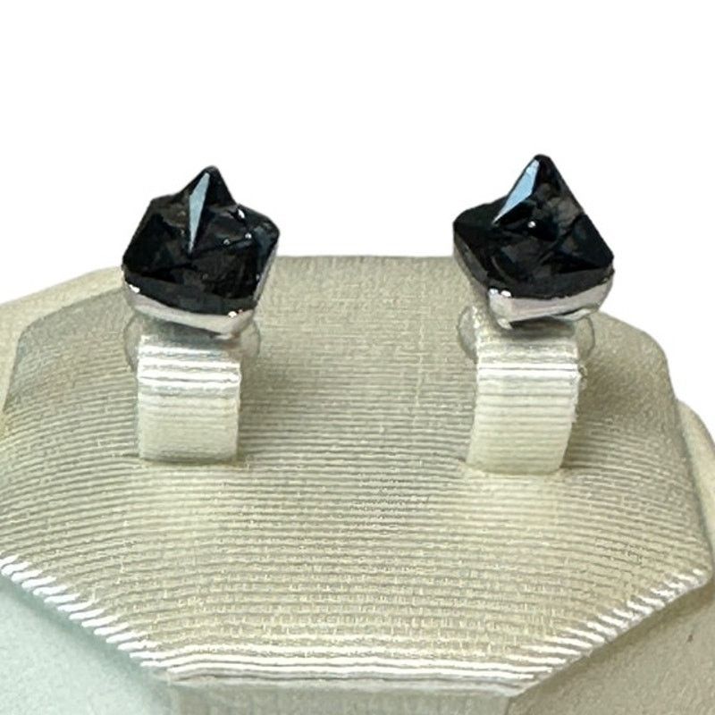 Swarovski Swarovski Ortyx stud earrings Pyramid cut, Gray Size ONE SIZE - 8 Thumbnail