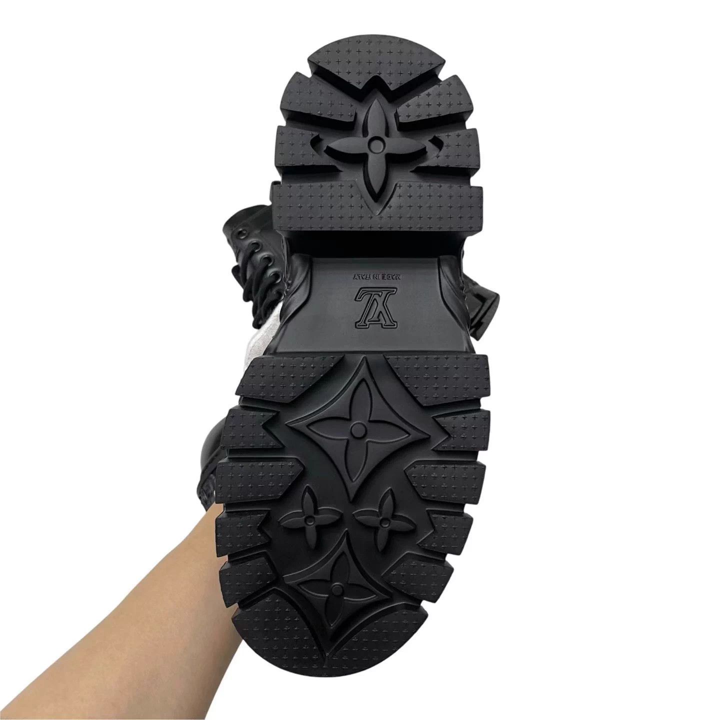 Louis Vuitton LV BAROQUE RANGER Carved Leather Boot 6 Sample Size US 6 / IT 36 - 5 Thumbnail