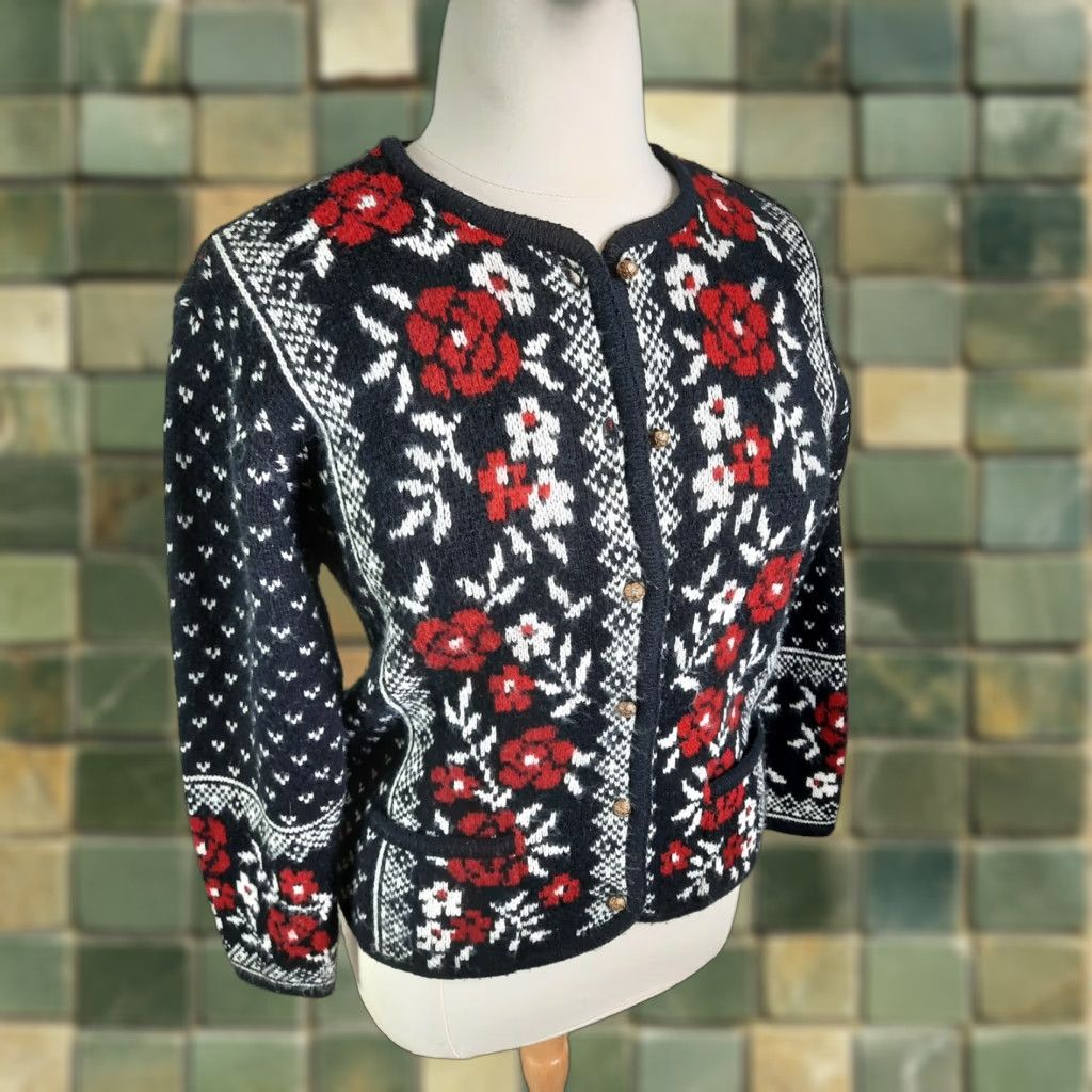 Vintage VINTAGE Crystal Kobe Women's Cardigan Sweater Black Floral Gold Buttons Long/S Sz L S8C Size L / US 10 / IT 46 - 1 Thumbnail