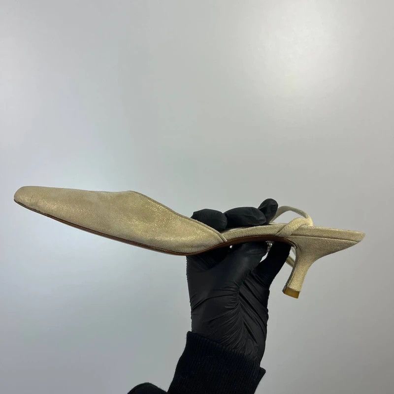 Stuart Weitzman Stuart Weitzman Gold Suede Slingback Heels EU 39 Size US 8 / IT 38 - 10 Thumbnail