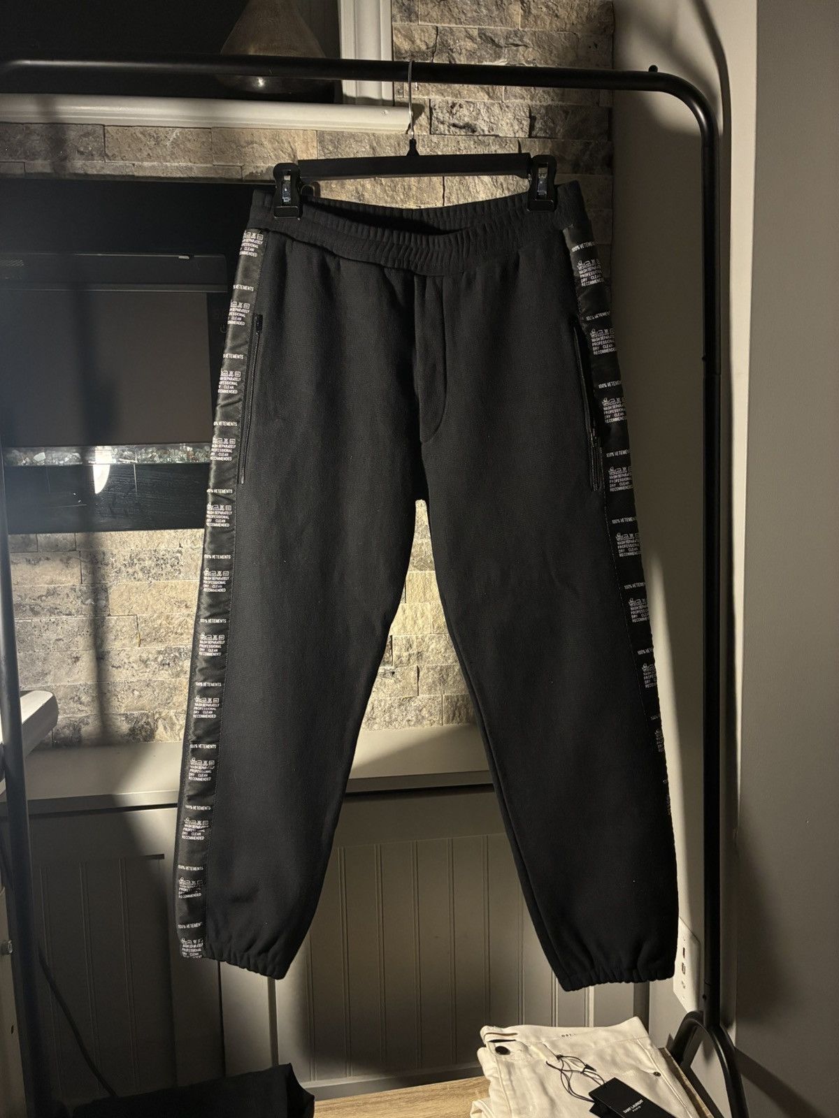 Vetements Vetements Wash-tag Sweatpants Size US 30 / EU 46 - 1 Thumbnail