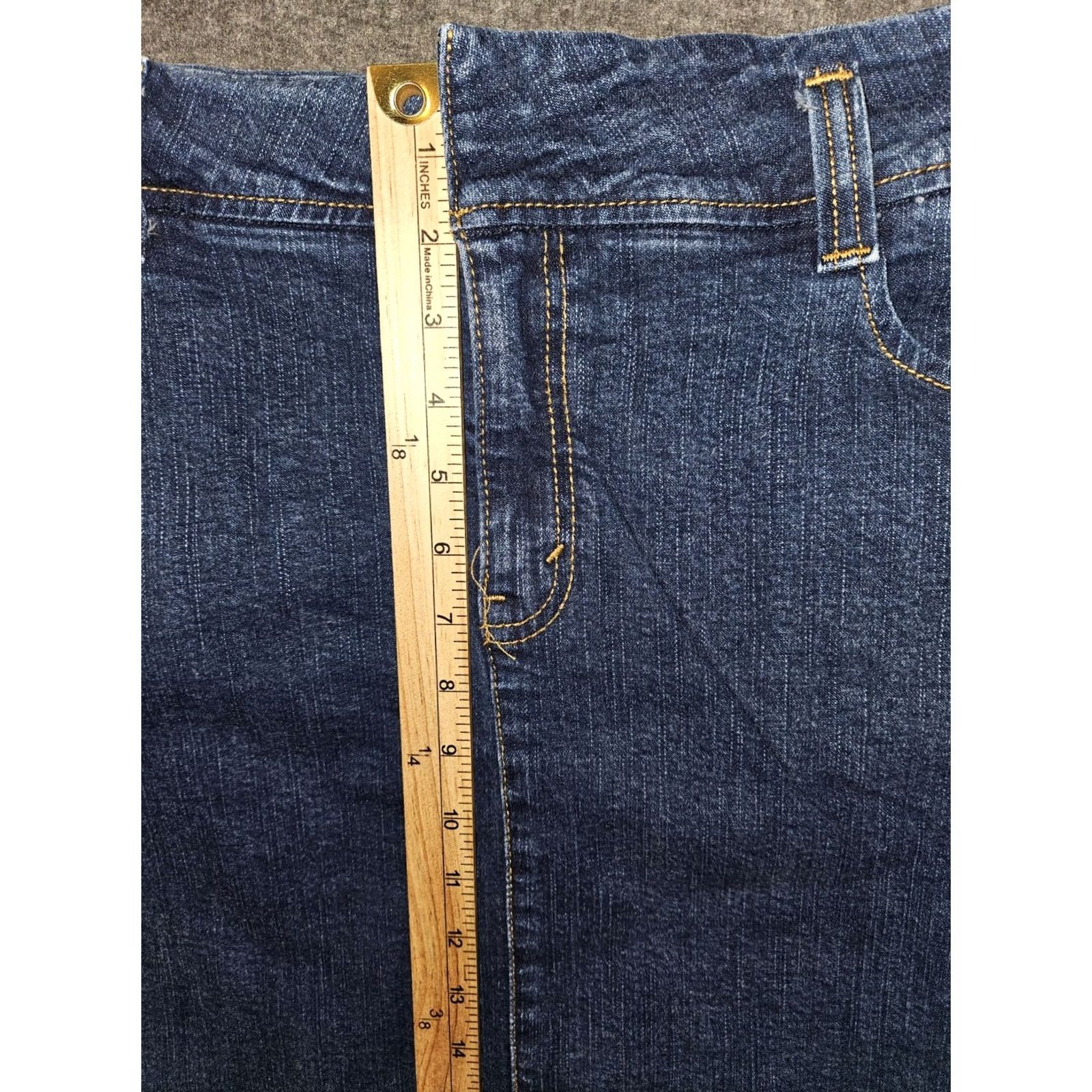 Levi's VINTAGE Levi's Denim Skirt Women 14 Mid Blue 90s Y2K Pockets Knee Length Straight & Pencil Size 36" / US 14 / IT 50 - 6 Thumbnail