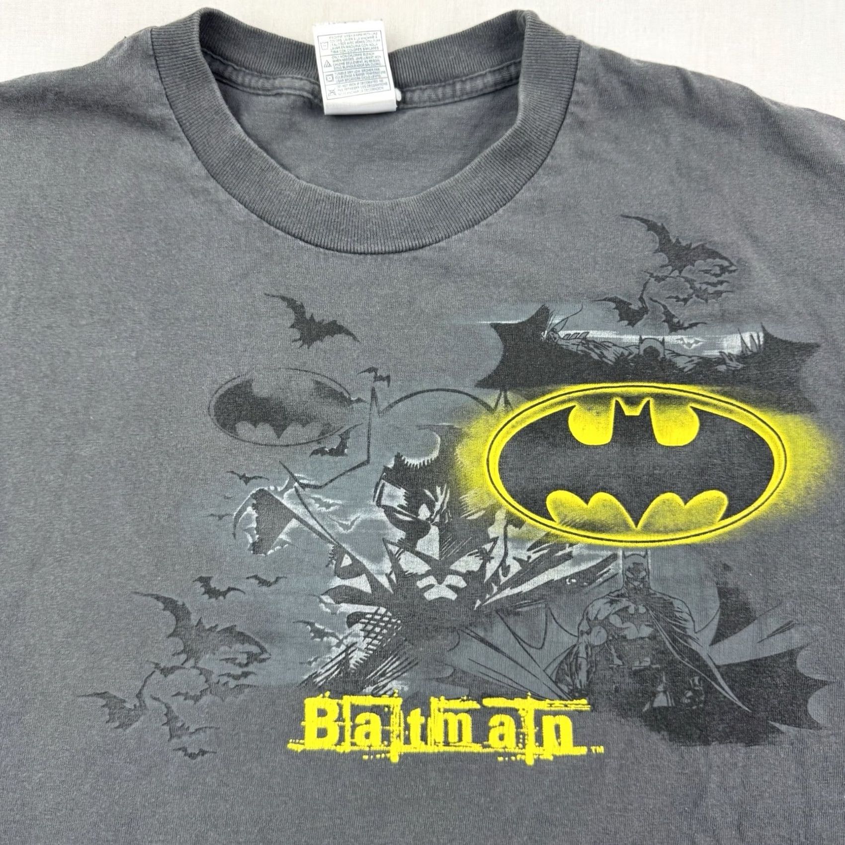 DC Comics VINTAGE Batman T Shirt Adult L Six Flags DC Comics Y2K 2007 Cartoon Movie Mens Size US L / EU 52-54 / 3 - 3 Thumbnail