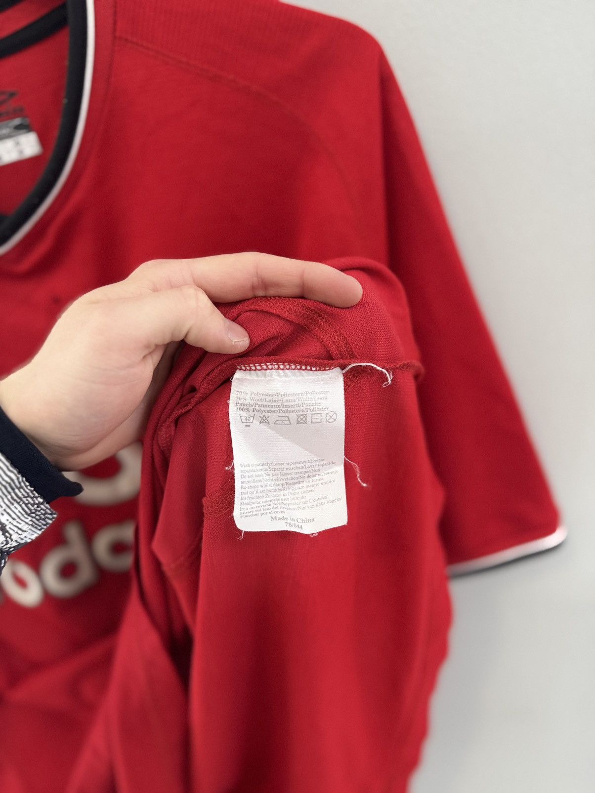 Umbro × Vintage 2000-2002 FC Manchester United Umbro Vodafone jersey vintage Size US XL / EU 56 / 4 - 12 Thumbnail