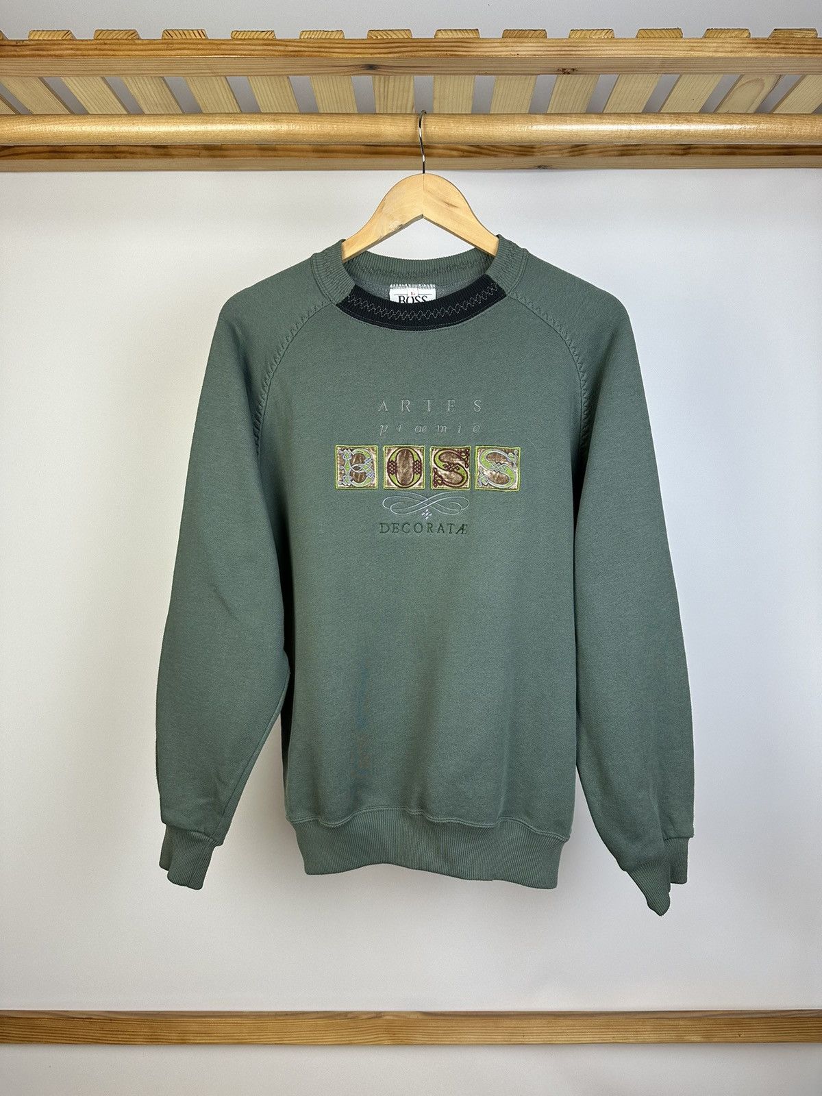 Hugo Boss × Vintage Vintage Hugo Boss Sweatshirt Crewneck Boxy Big Logo Size US L / EU 52-54 / 3 - 1 Thumbnail