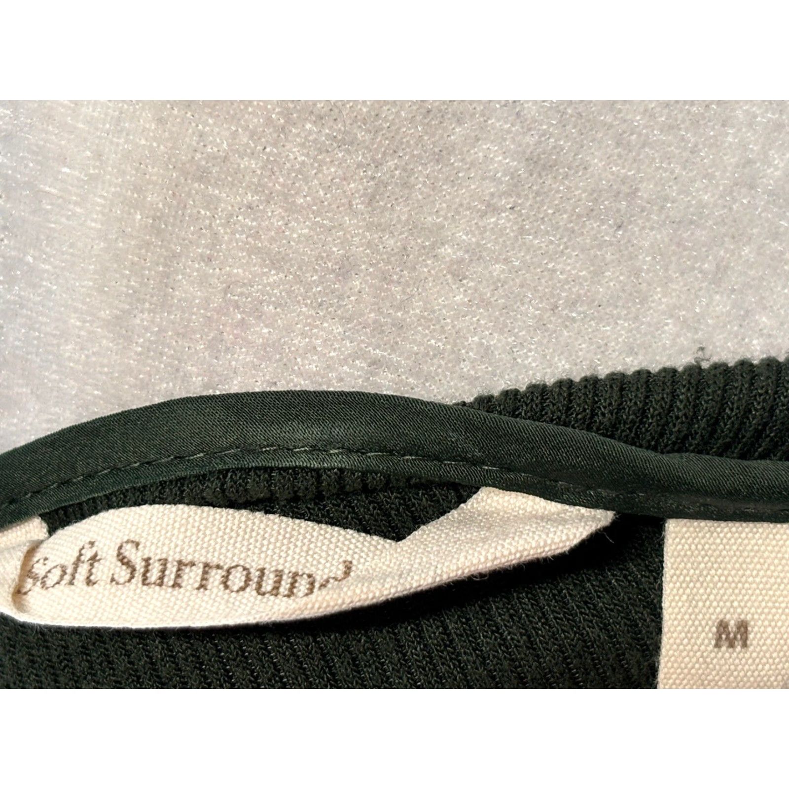 Soft Surroundings SOFT SURROUNDINGS Satin Front Layered Tunic Shirt Long Sleeve Green Medium Women Blouse Satin Tunic Green Womens M Size M / US 6-8 / IT 42-44 - 7 Thumbnail