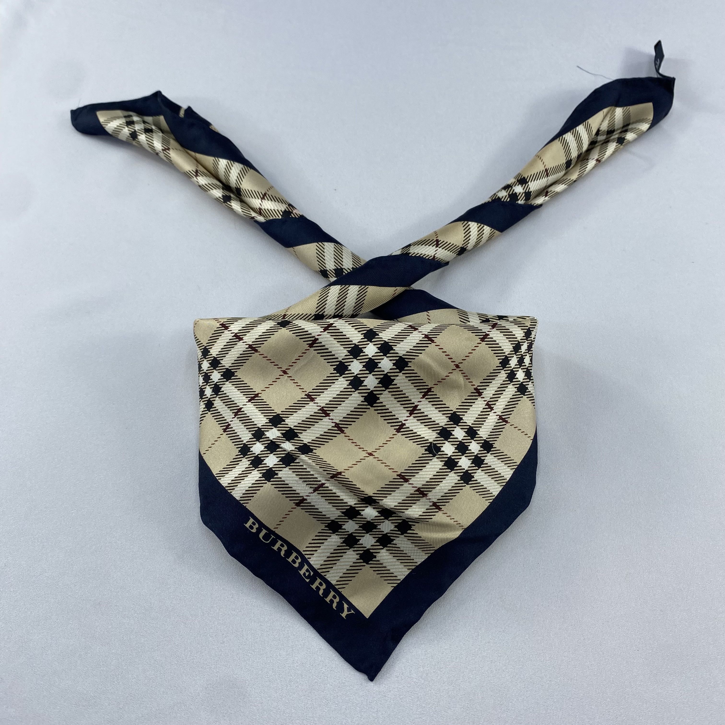Burberry Burberry Handkerchief / Bandana / Neckerchief C850 Size ONE SIZE - 1 Thumbnail