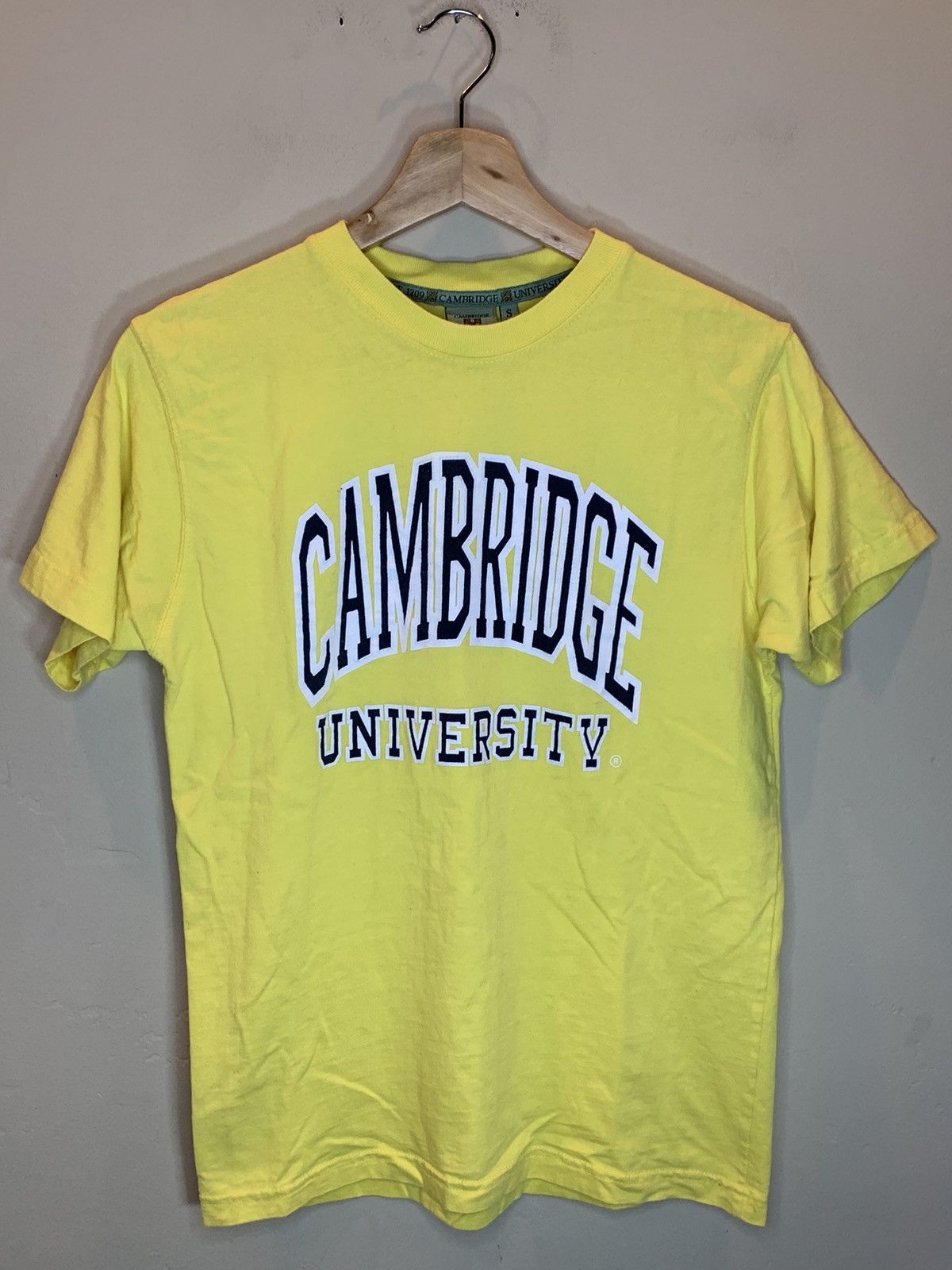 Vintage *RARE* Cambridge University Collegiate Spellout T-Shirt - S Size US S / EU 44-46 / 1 - 1 Thumbnail