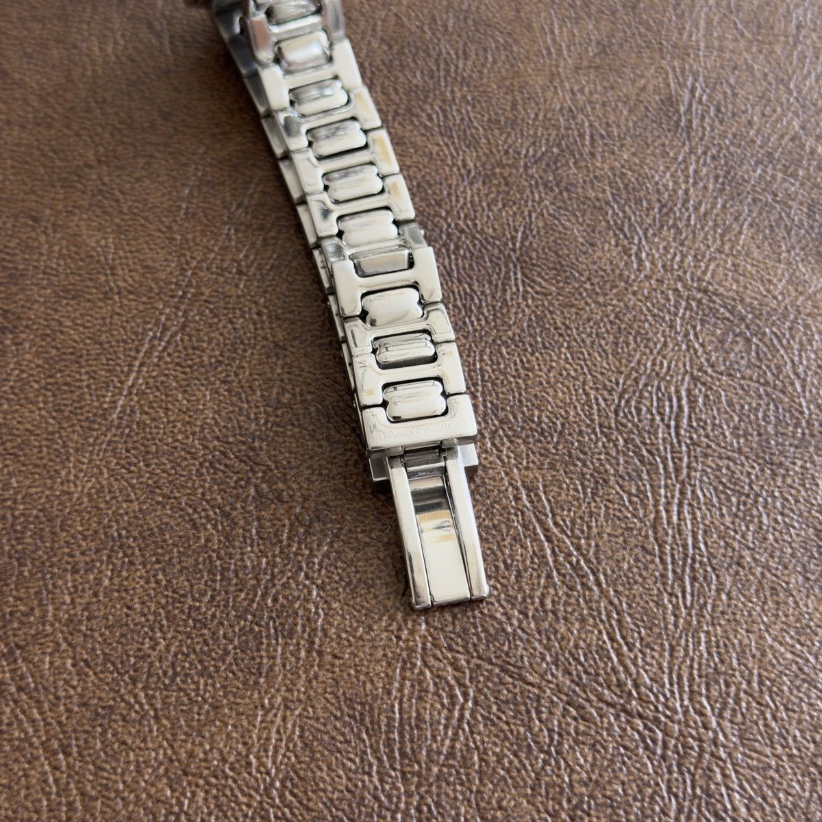 Balenciaga Vintage Blue Dial Circle Case Stainless Steel Quartz Watch Size ONE SIZE - 6 Thumbnail