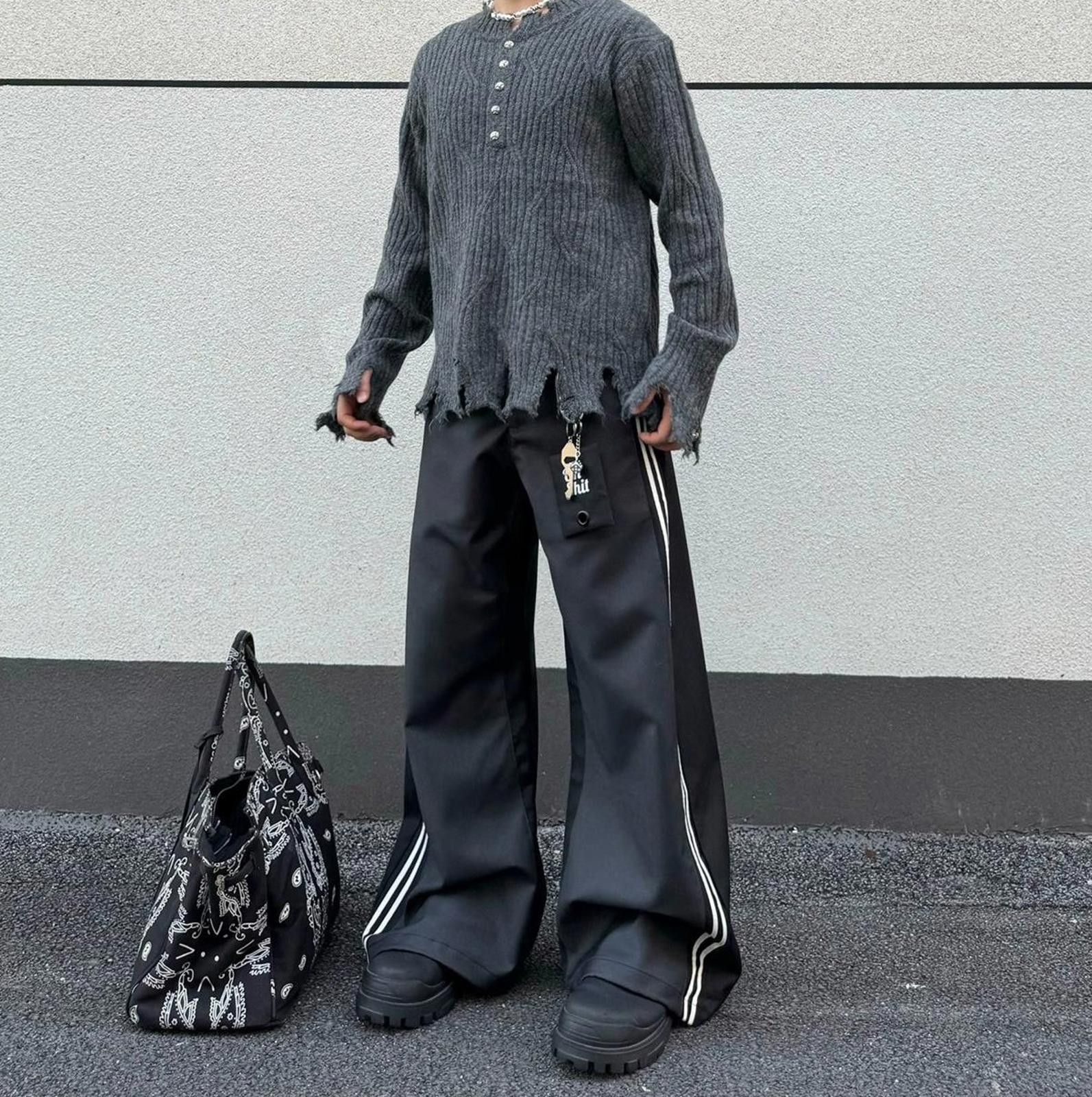 Japanese Brand Distressed Ribbed Knit Sweater, Buttoned Pullover Size US M / EU 48-50 / 2 - 8 Thumbnail