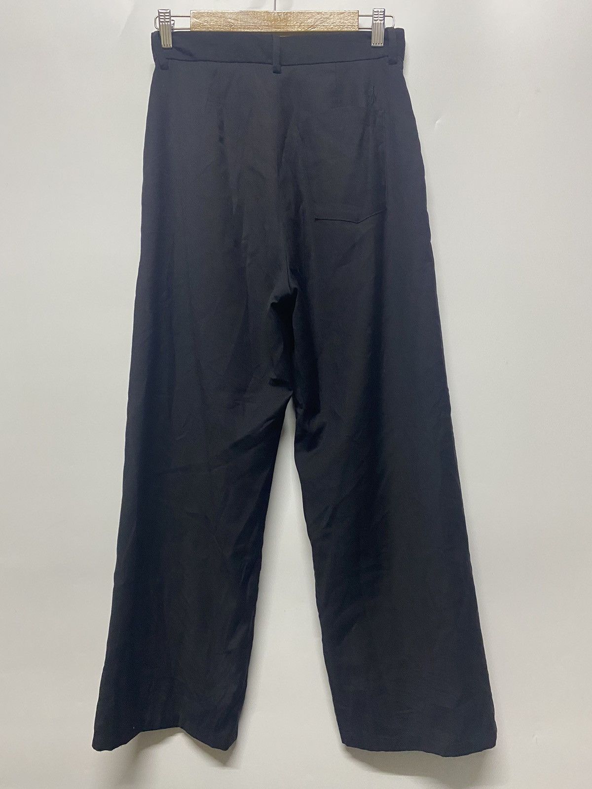 Designer × JW Anderson × Uniqlo UNIQLO X JW ANDERSON BAGGY TROUSER PANT Size 28" / US 6 / IT 42 - 2 Thumbnail