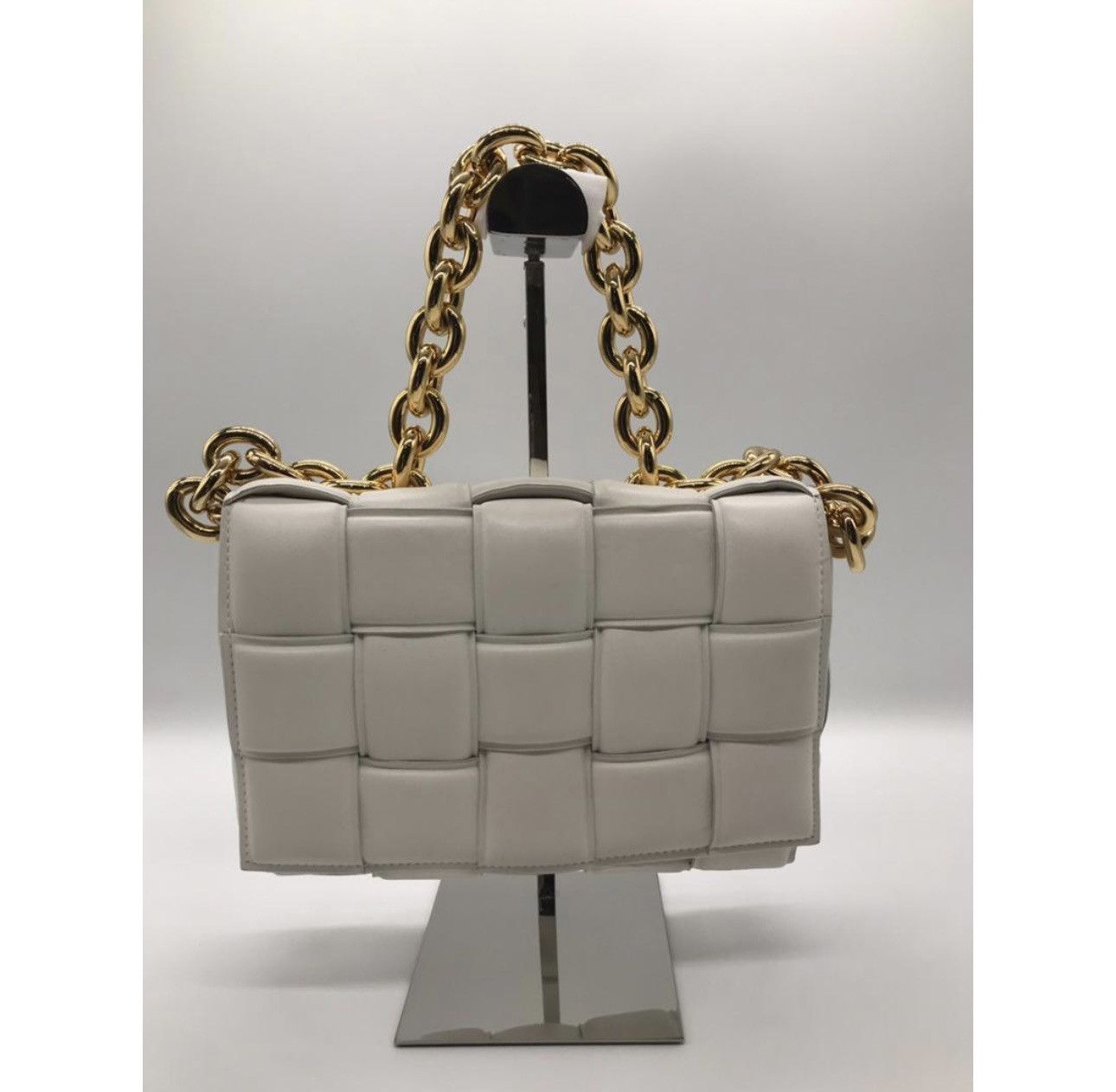 Bottega BOTTEGA Chain Cassette White Leather Gold