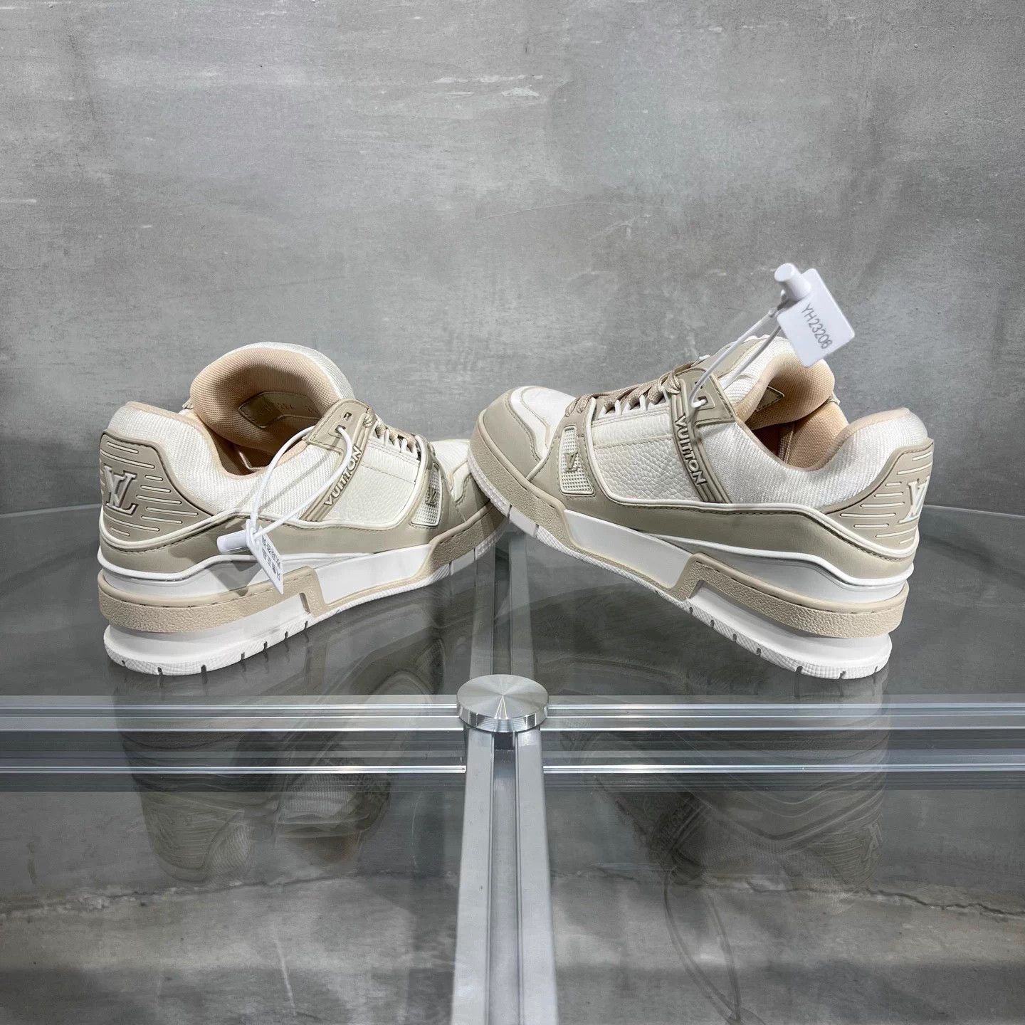 Louis Vuitton LV Trainer White Gray UK2.5 36.5 Size US 5.5 / IT 35.5 - 5 Thumbnail