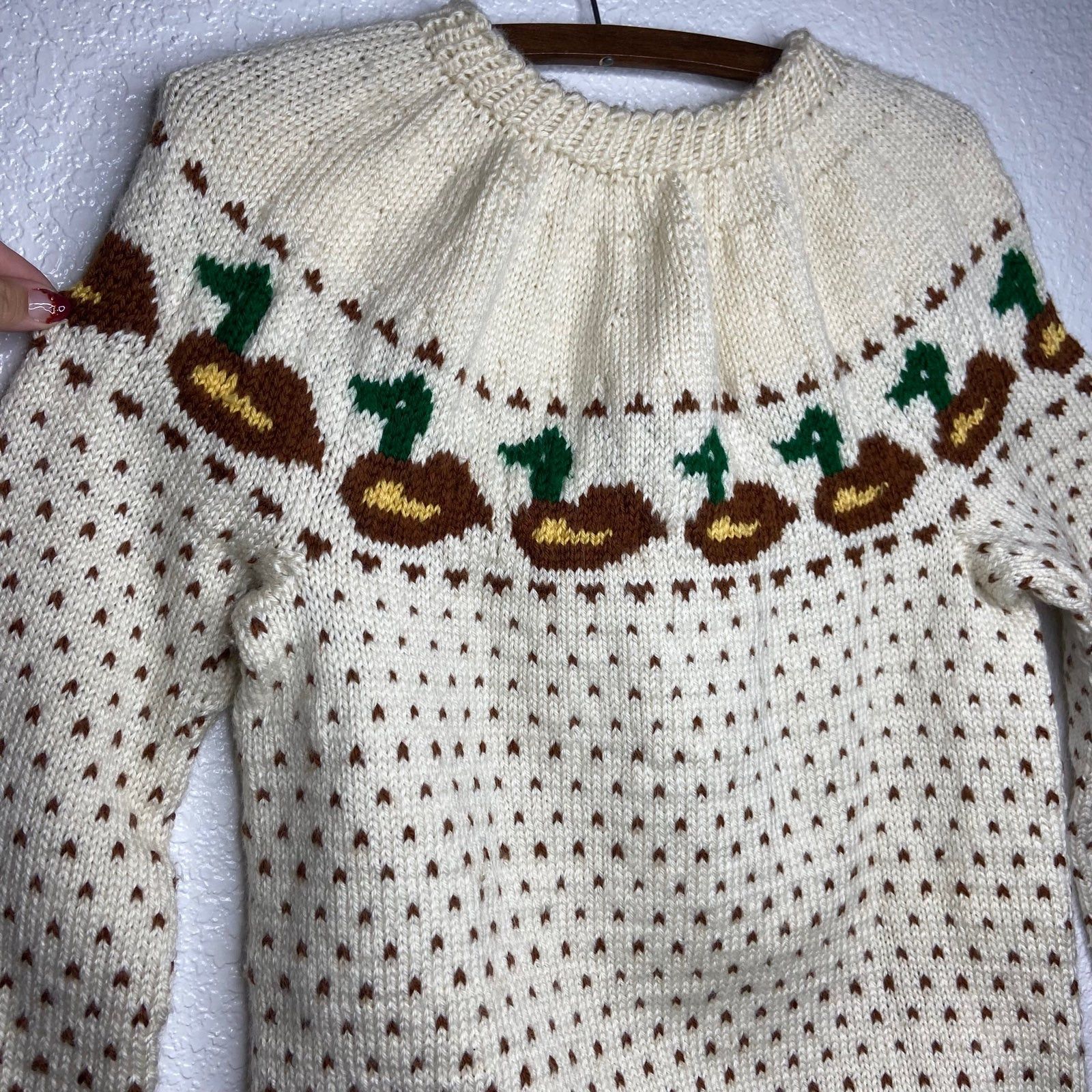 Vintage Vintage Handmade Knit Cream Mallard Sweater Size M / US 6-8 / IT 42-44 - 2 Thumbnail