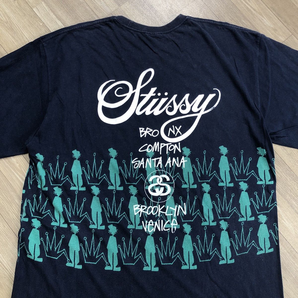 Stussy Vintage Stussy Shadowman Crown World Tour Iconic Skate Tee Size US XL / EU 56 / 4 - 7 Thumbnail