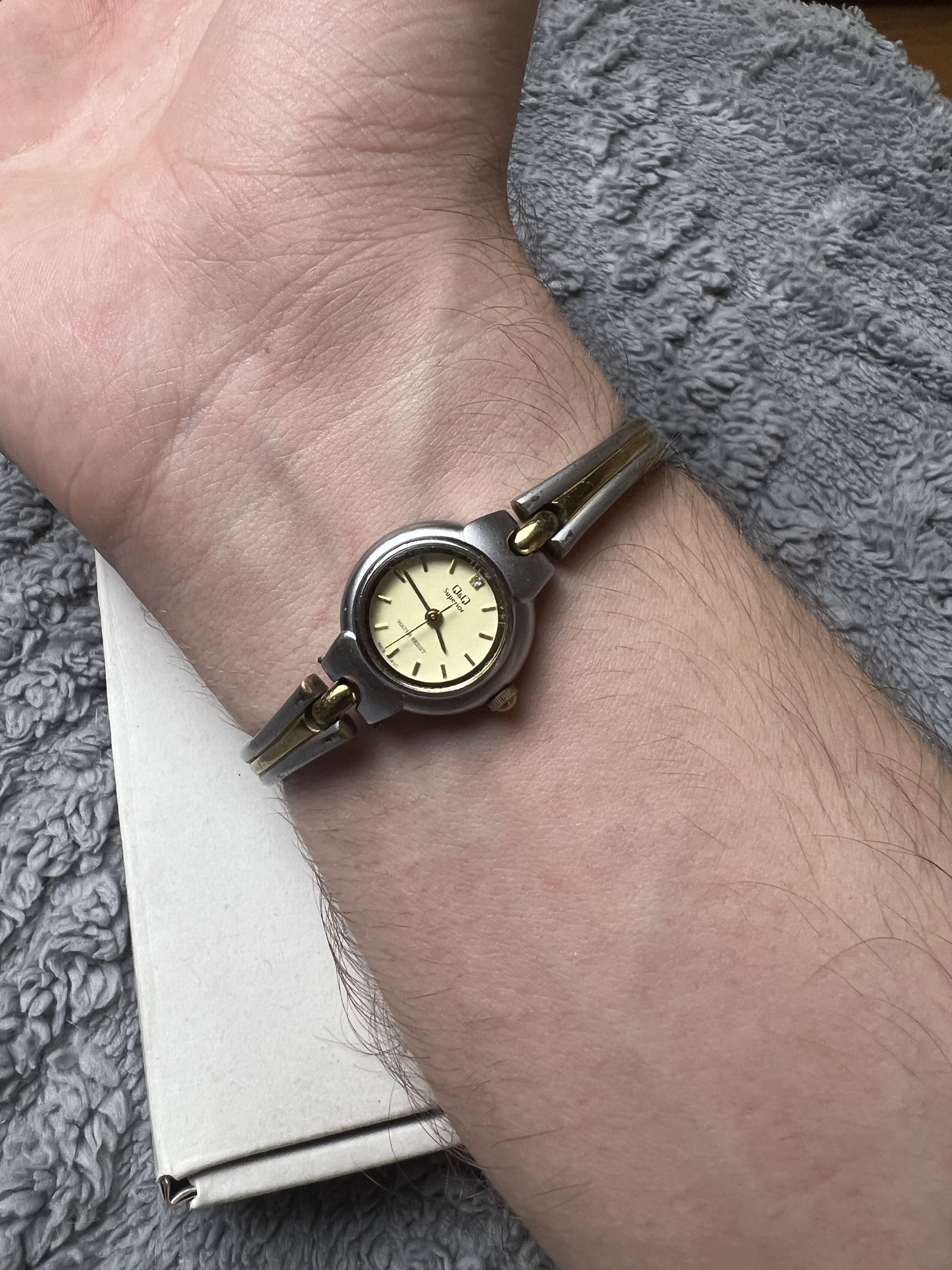 Vintage Futuristic Minimalistic Q&Q Japanese Style Bracelet Watch Size ONE SIZE - 14 Thumbnail