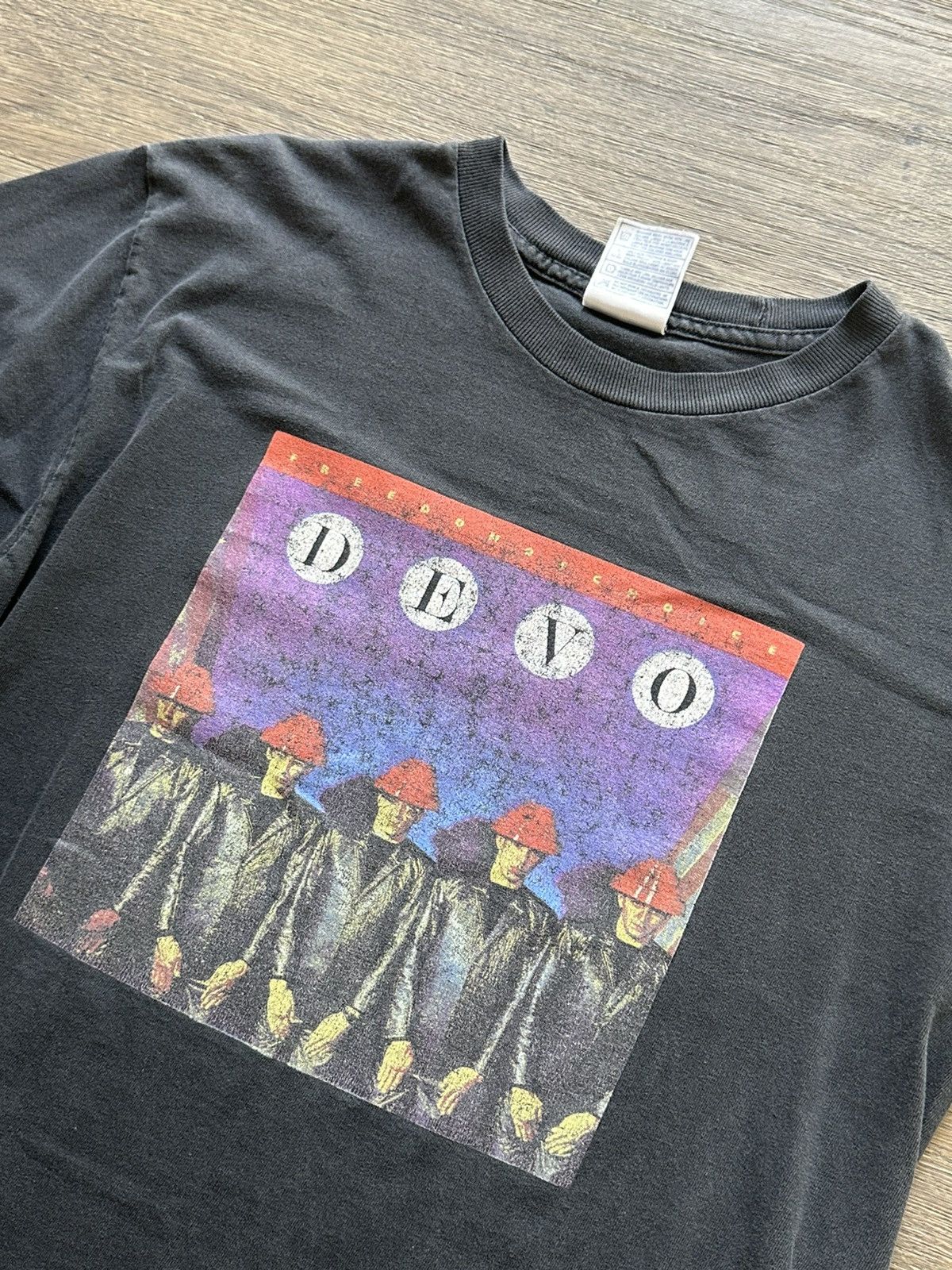 Vintage Vintage Black 90s Devo band tee Size US M / EU 48-50 / 2 - 1 Thumbnail