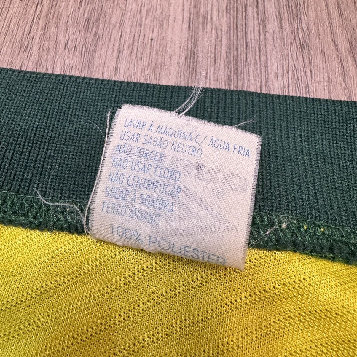 Umbro Brazil 94/95 home shirt Size US L / EU 52-54 / 3 - 8 Thumbnail