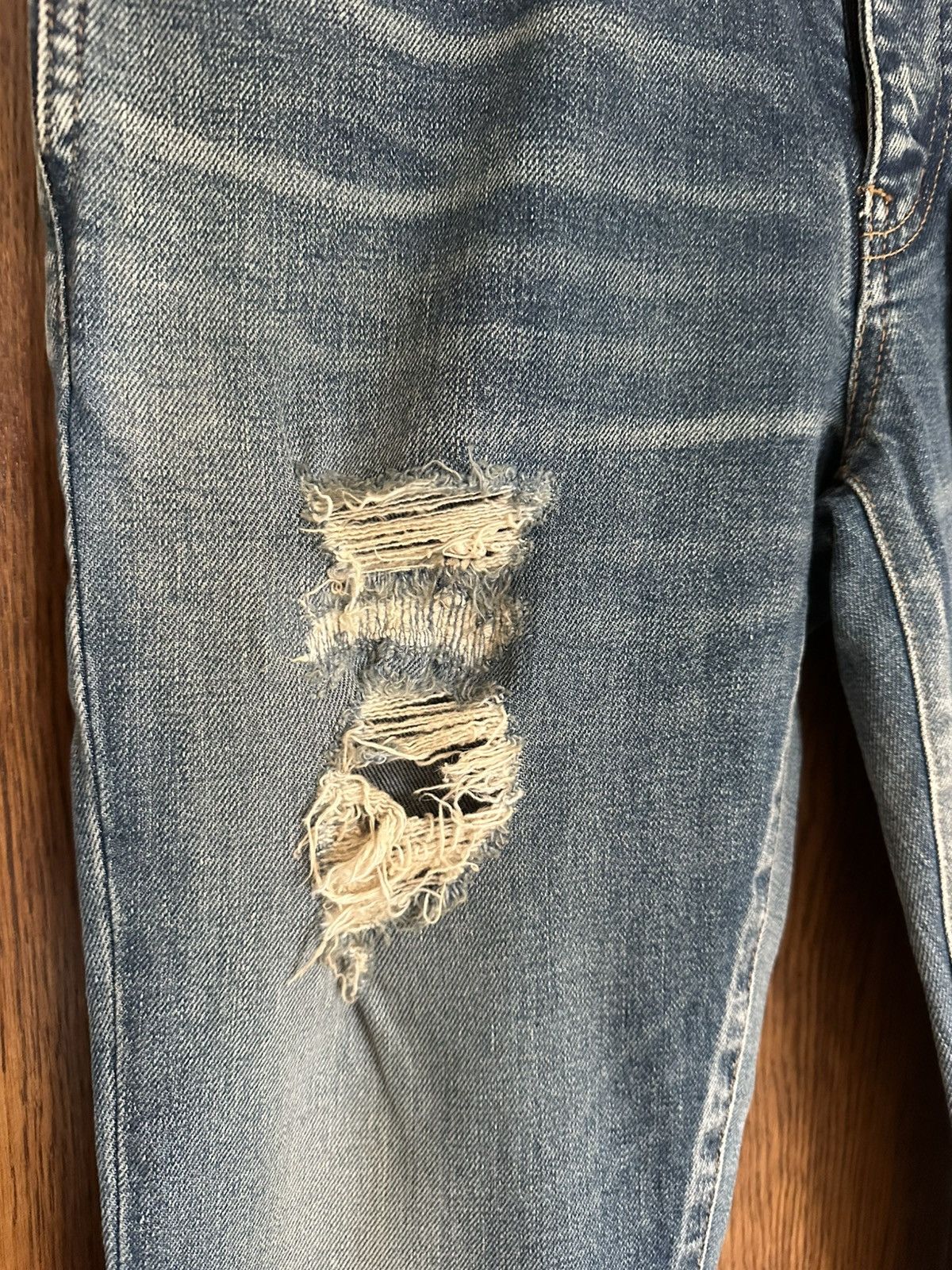 Saint Laurent Paris FW19 Saint Laurent distressed ripped jeans BNWT 30 D02 Size US 30 / EU 46 - 9 Thumbnail