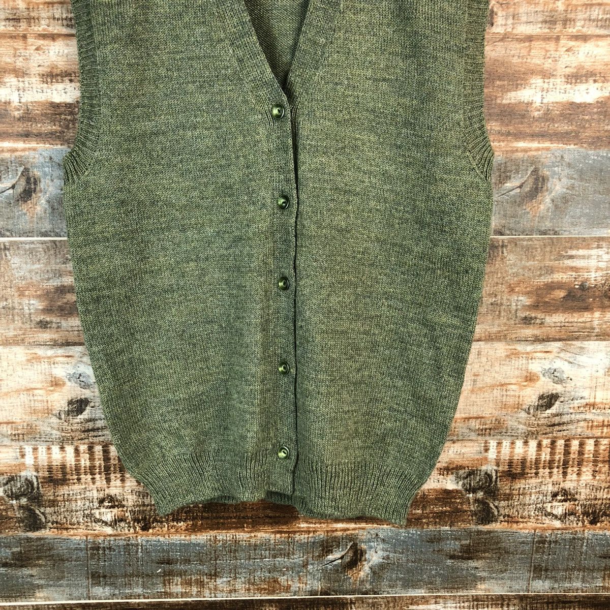 Japanese Brand Japanese Brand vintage Green Vest Knitwear #A2490 Size US S / EU 44-46 / 1 - 6 Thumbnail