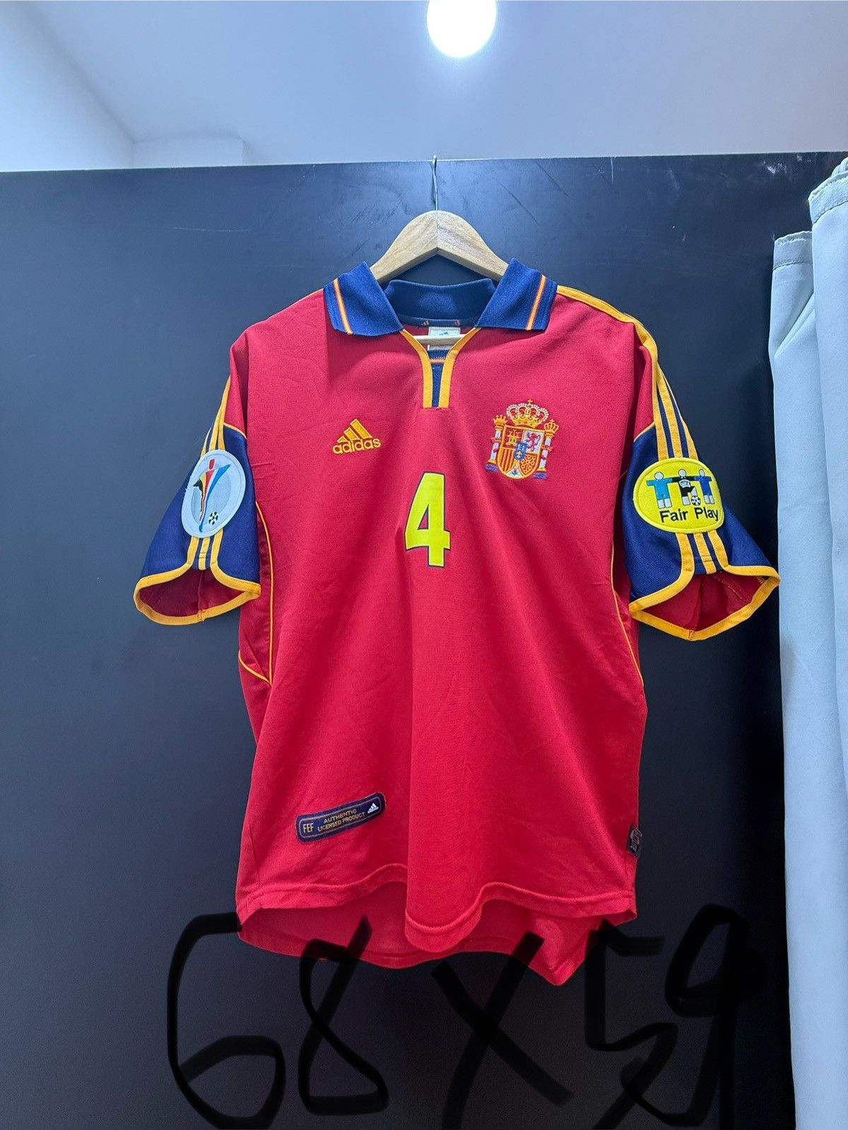 Adidas 2000 Spain football jersey #4 pep guardiola Size US M / EU 48-50 / 2 - 1 Thumbnail