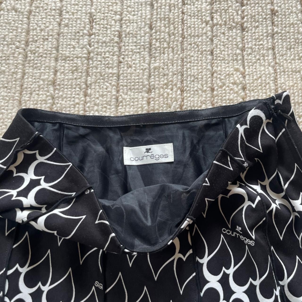 Courreges Courreges black and white heart print midi skirt Size 26" / US 2 / IT 38 - 4 Thumbnail