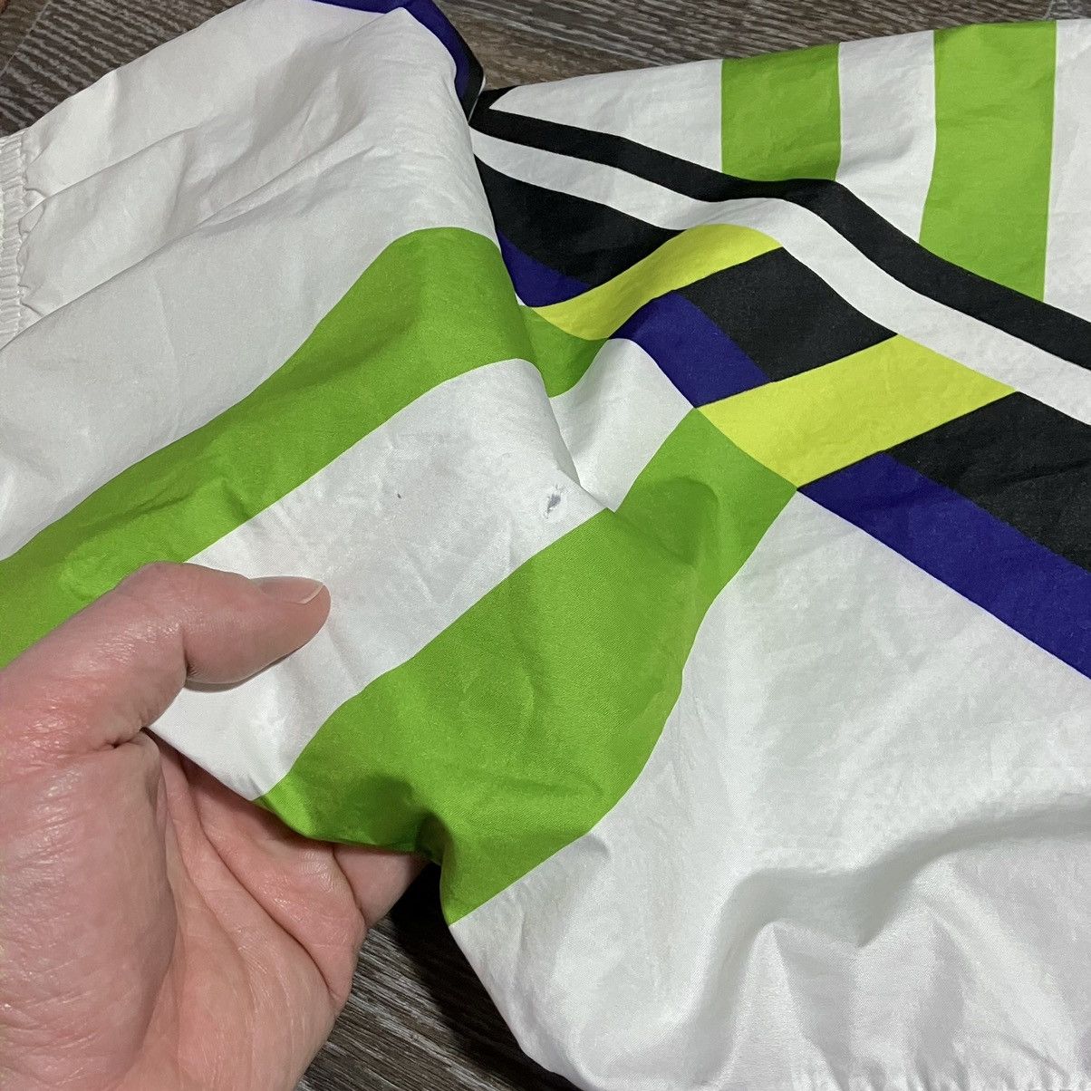 Nike Vintage 90s NIKE Geometry Nylon Oversized Track Jacket Size US L / EU 52-54 / 3 - 12 Thumbnail