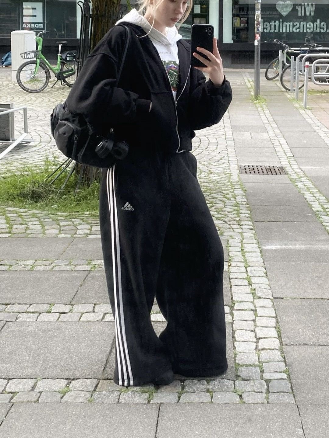 Adidas Adidas Balenciaga Style baggy Track Pants Hype Sweatpants Size US 32 / EU 48 - 2 Thumbnail