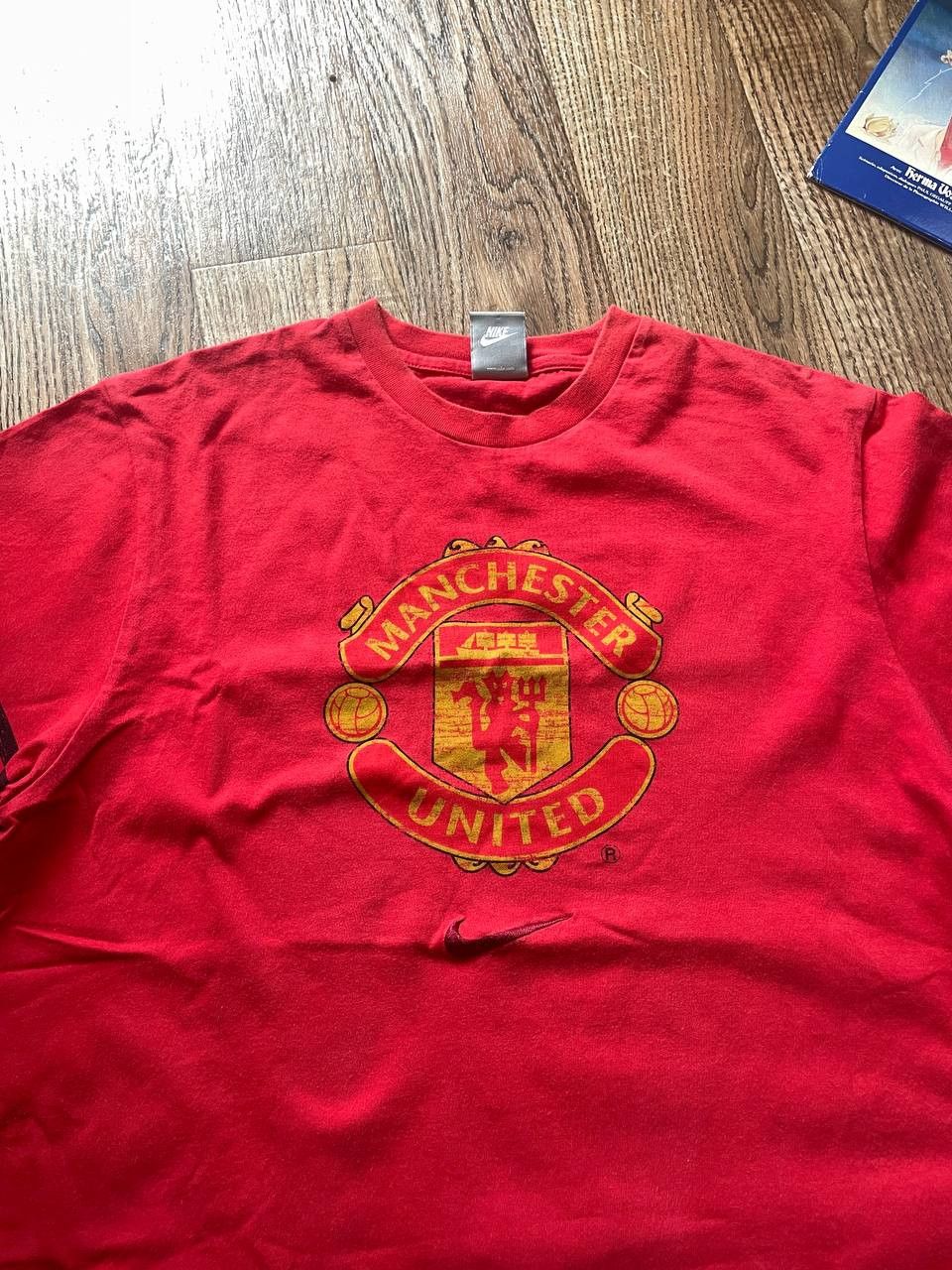 Nike Vintage Nike Manchester United T-Shirt 00s Big Logo Swoosh Size US L / EU 52-54 / 3 - 3 Thumbnail