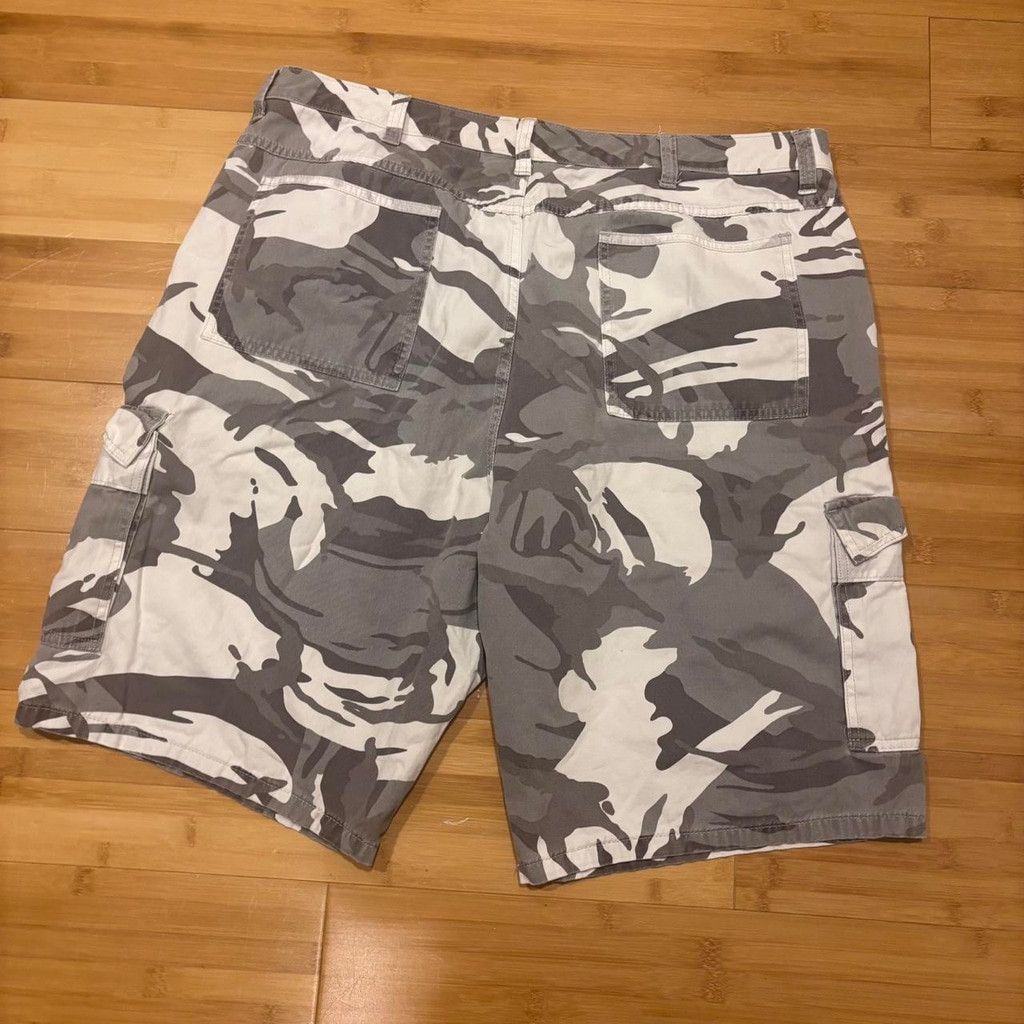 Wrangler Grey And White Cargo Wrangler Jnco style Jorts Size US 38 / EU 54 - 3 Thumbnail