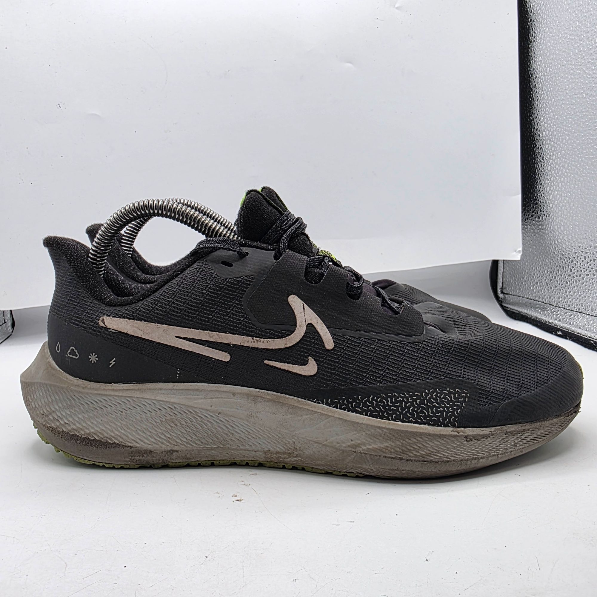 Nike Nike Air Zoom Pegasus 39 Shield Mens Size 7.5 Black Dark Smo Size US 7.5 / EU 40-41 - 11 Thumbnail