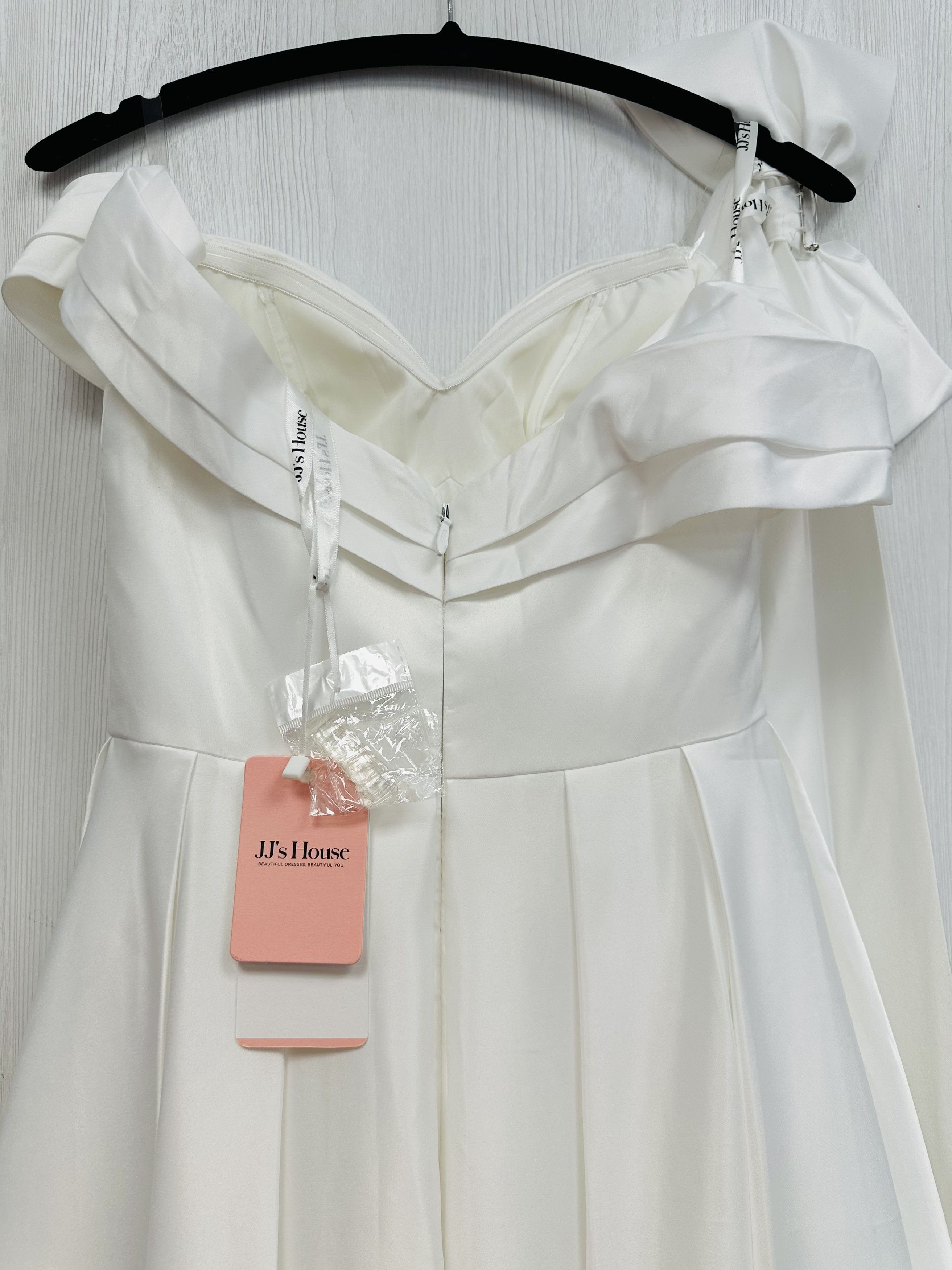 Designer JJ's House white wedding dress Size XS / US 0-2 / IT 36-38 - 6 Thumbnail