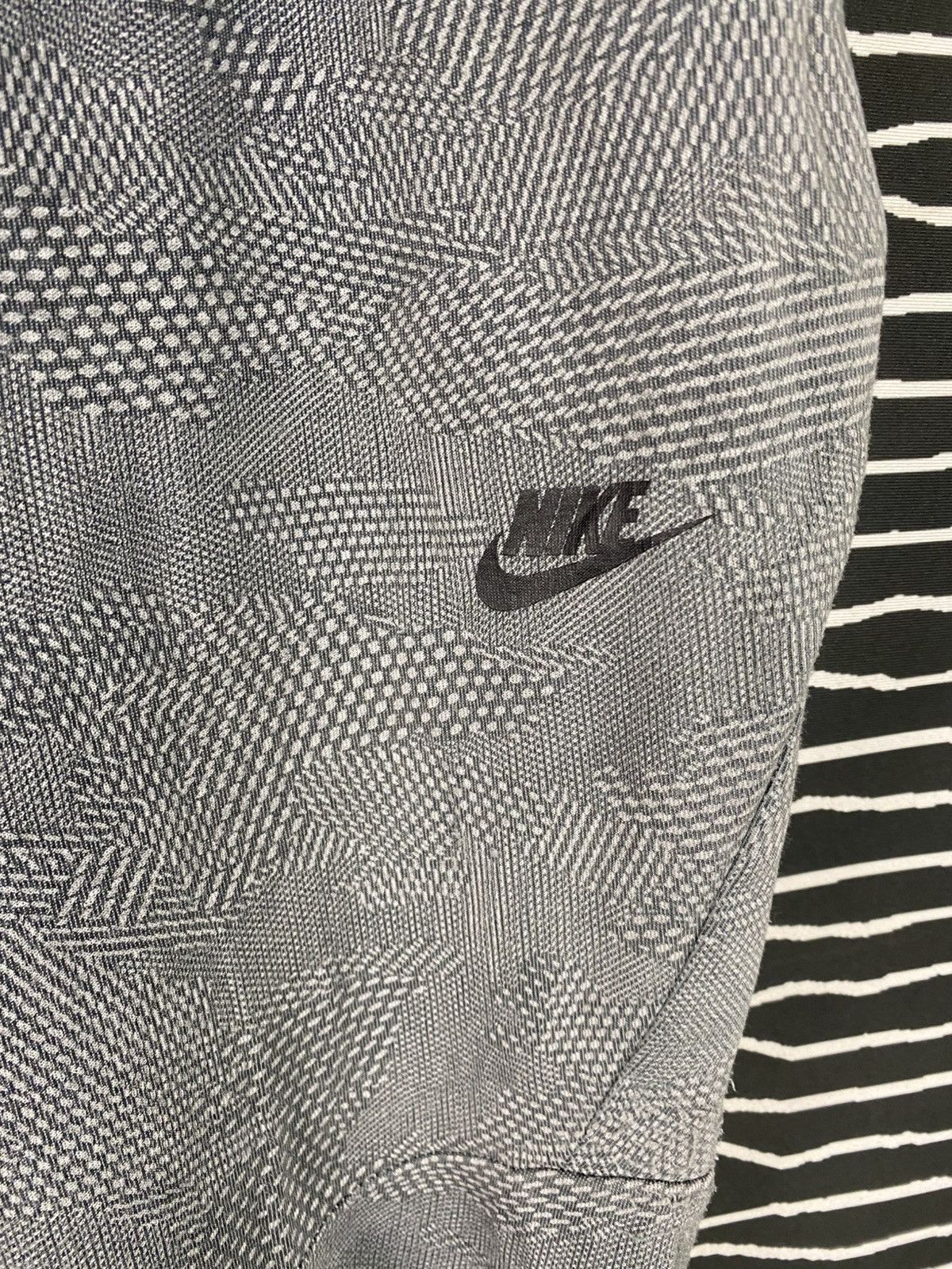 Nike Nike Tech Fleece Joggers "Big Tooth" Digital Camo Grey Size US 31 - 2 Thumbnail