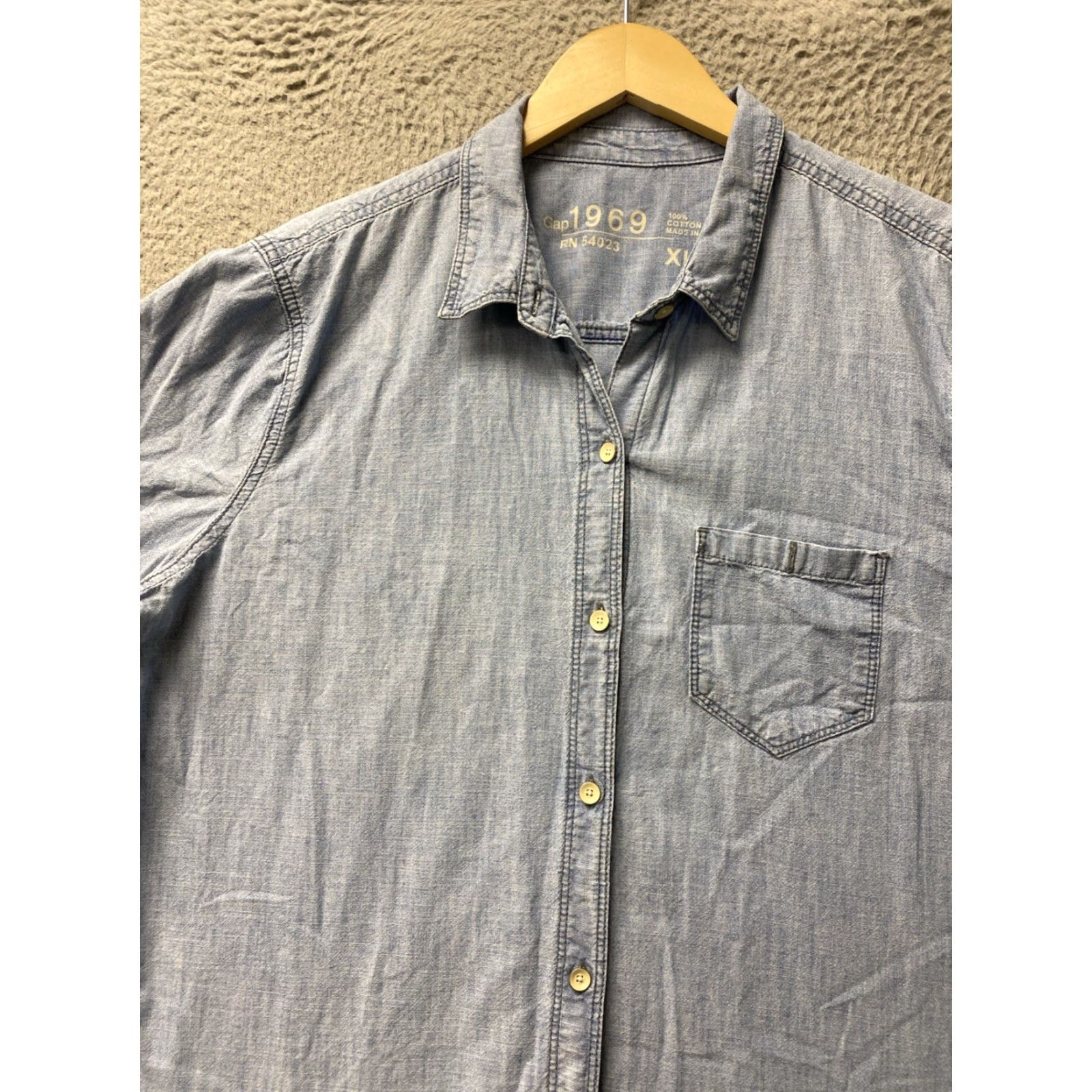 Gap VINTAGE Gap 1969 Denim Shirt Womens XL Blue Front Western Long Sleeve Button-Up Collared Solid 100% Cotton Size XL / US 12-14 / IT 48-50 - 3 Thumbnail