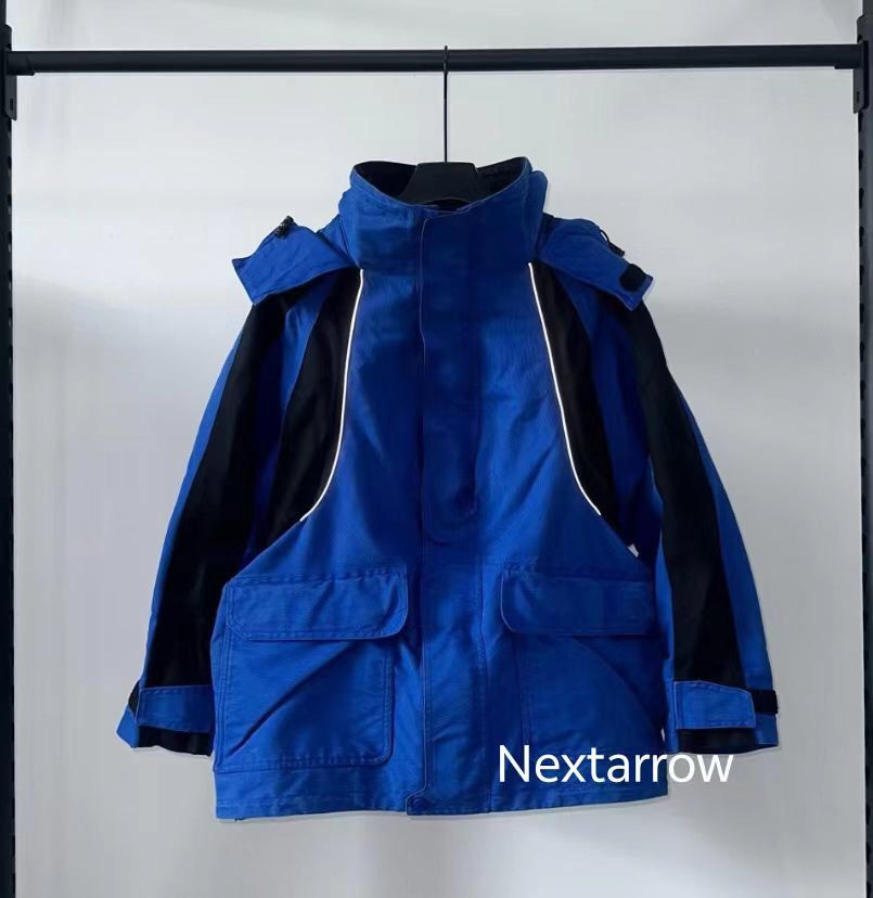 Balenciaga BALENCIAGA FW16 Black Blue Splice Swing Parka 2412-Nextarrow Size XS / US 0-2 / IT 36-38 - 1 Thumbnail
