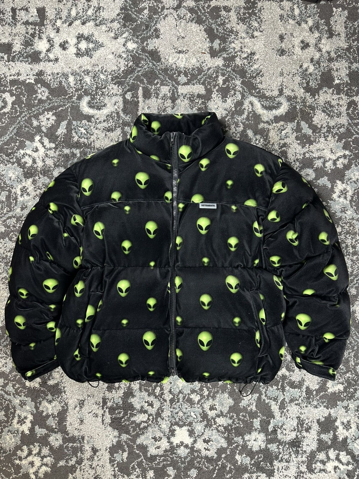 Vetements Vetements Alien Puffer Jacket Size US L / EU 52-54 / 3 - 1 Thumbnail