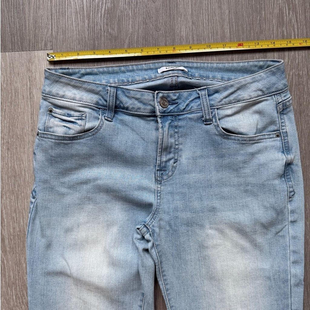 Hudsons Bay Kensie Blue Ankle Cropped Jeans with Distressed Style Size 27" / US 4 / IT 40 - 5 Thumbnail