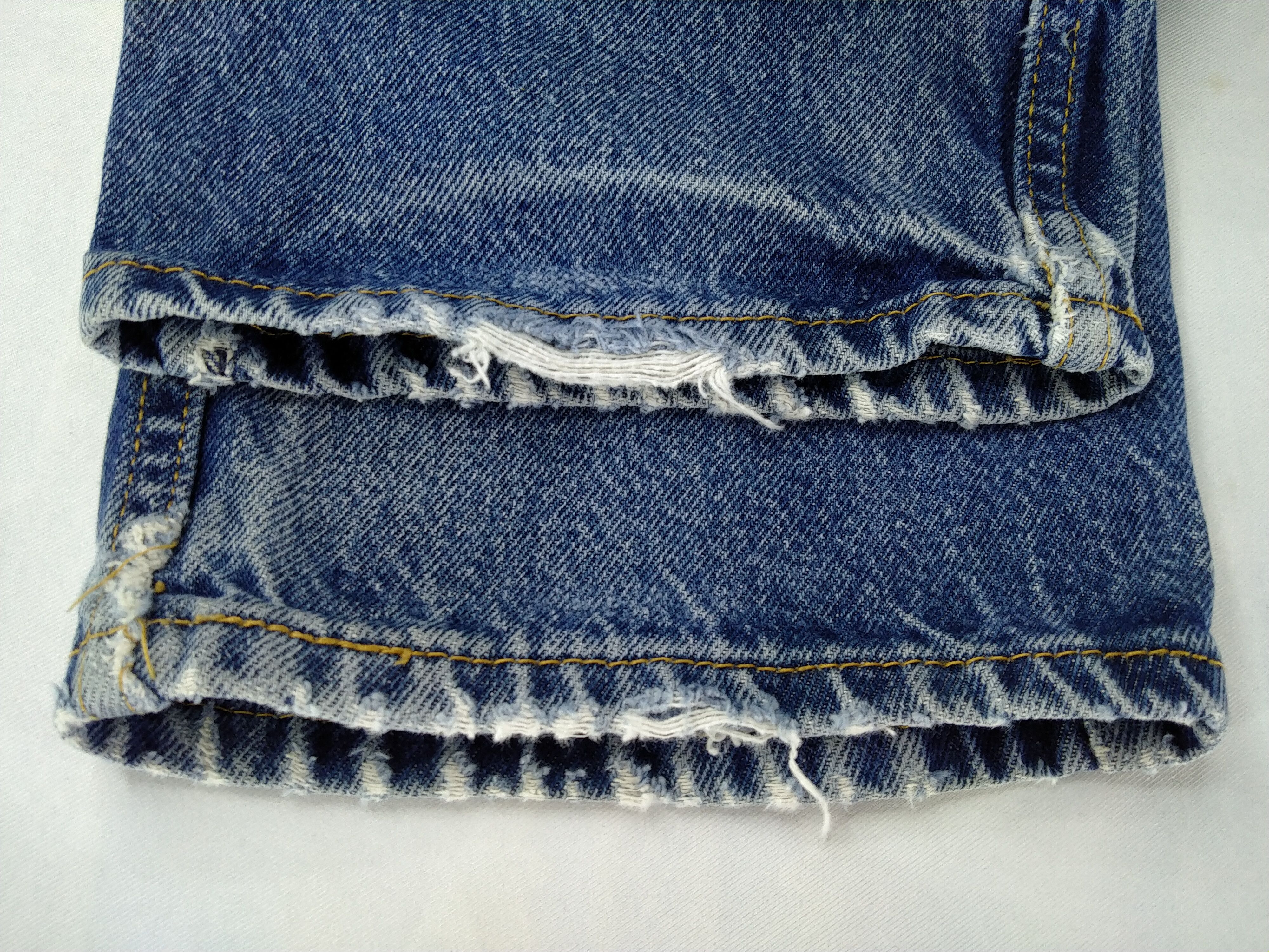 Levi's Distressed Blue Vintage Levi's 550 Denim 32 x 35.5 -JN534 Size US 32 / EU 48 - 9 Thumbnail