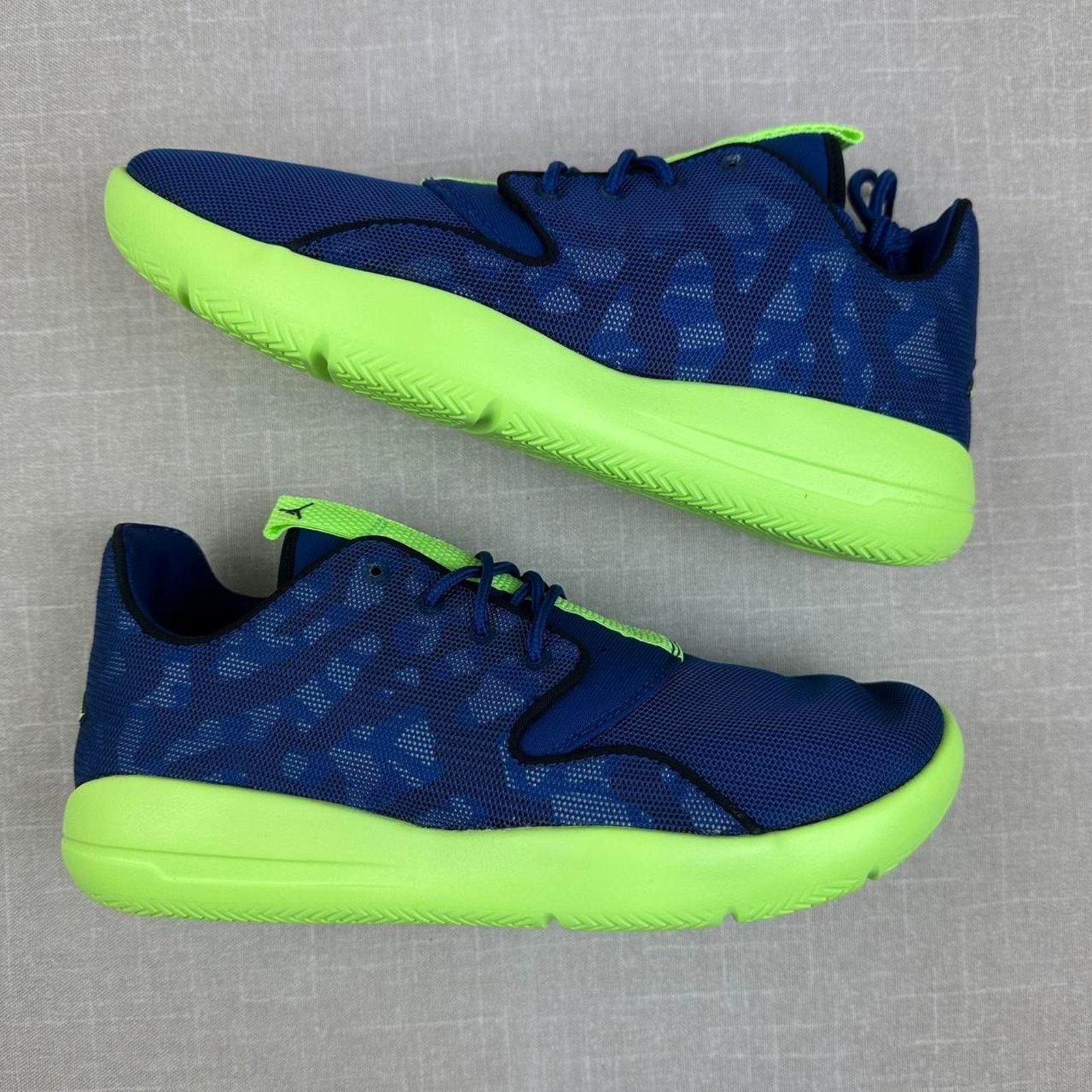 Jordan Brand 2015 Jordan Eclipse "Insignia Blue" Women 8.5 Size US 8.5 / IT 38.5 - 2 Thumbnail