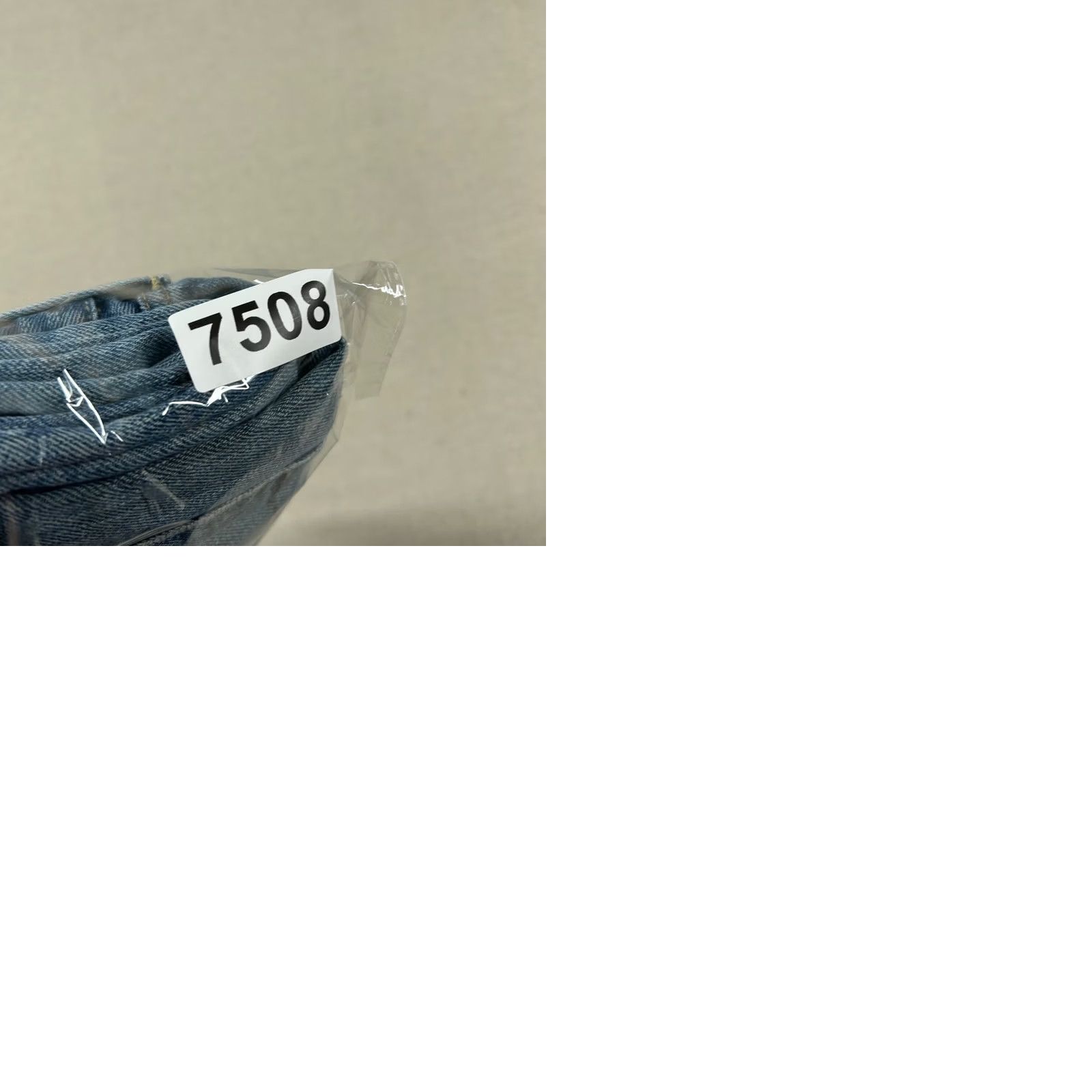 Polo Ralph Lauren VINTAGE Polo Ralph Lauren Jeans Mens 33x32 Classic Fit Distressed Denim 5-Pocket Blue Cotton Jeans Mens Regular 30in Inseam Girls? Size US XS / EU 42 / 0 - 9 Thumbnail