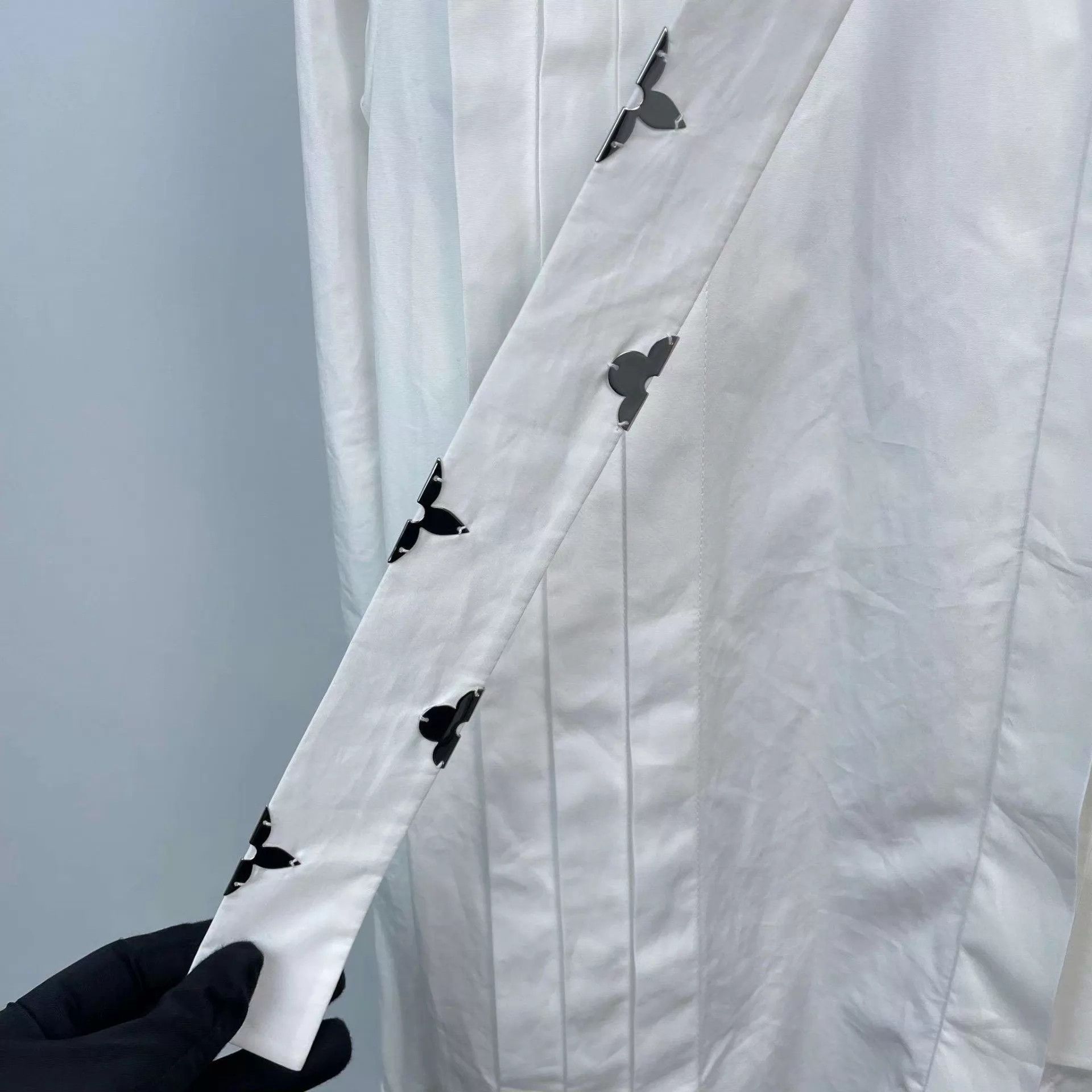 Louis Vuitton LV Near New White Shirt Size 40.M Size US M / EU 48-50 / 2 - 7 Thumbnail
