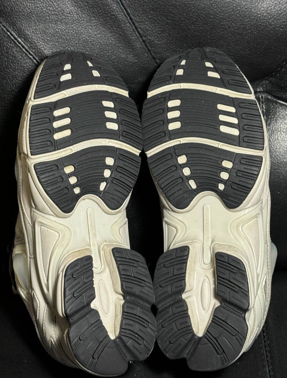 Adidas × Raf Simons 7us Adidas Raf Simons Ozweego Cream White Size US 7 / EU 40 - 9 Thumbnail