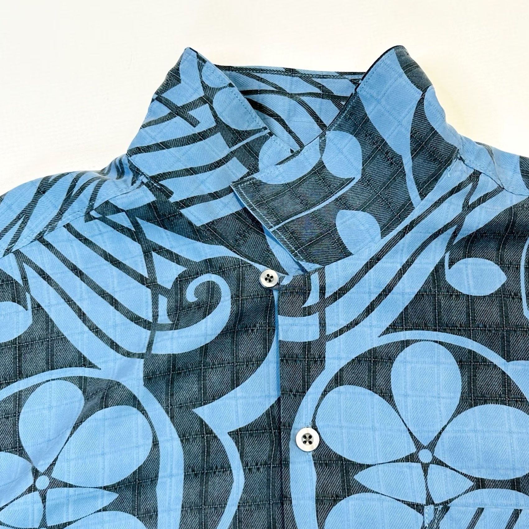 Tommy Bahama VINTAGE? No. Tommy Bahama Shirt Mens XL Blue Floral Print Silk Hawaiian Camp Loop Collar Shirt Men XL Blue Floral Silk Hawaiian Camp Loop Collar Size US XL / EU 56 / 4 - 3 Thumbnail