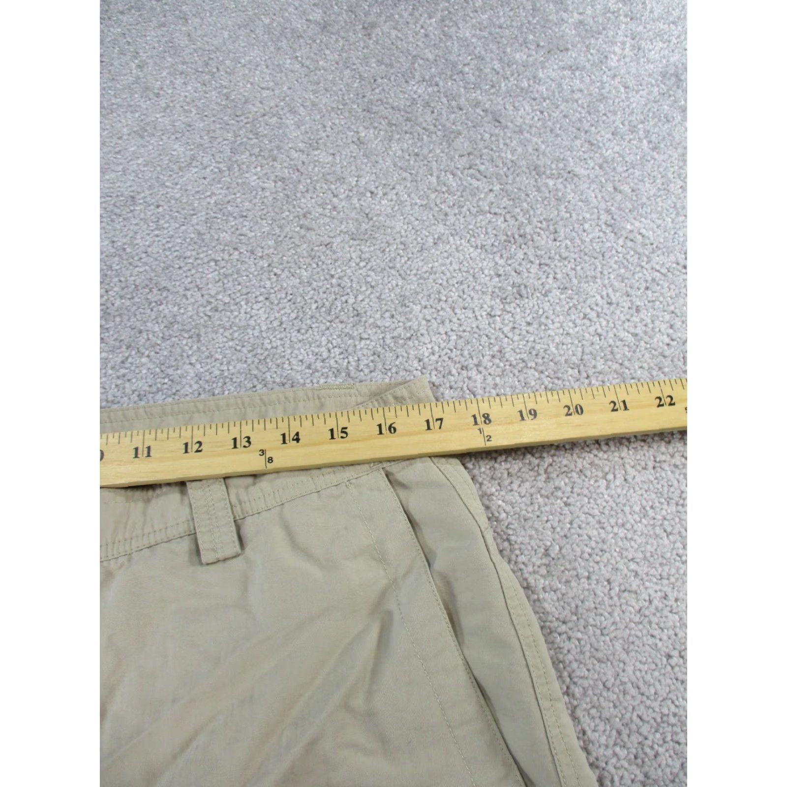 The North Face The North Face Shorts Mens 36 Beige Khaki Nylon Lightweight Hiking Chino Casual 90s Outdoor Mens Size US 36 / EU 52 - 6 Thumbnail