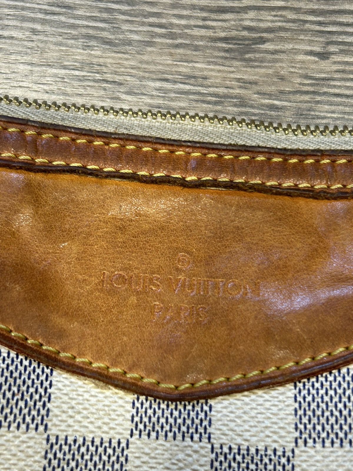 Louis Vuitton Louis Vuitton Purse Size ONE SIZE - 3 Thumbnail
