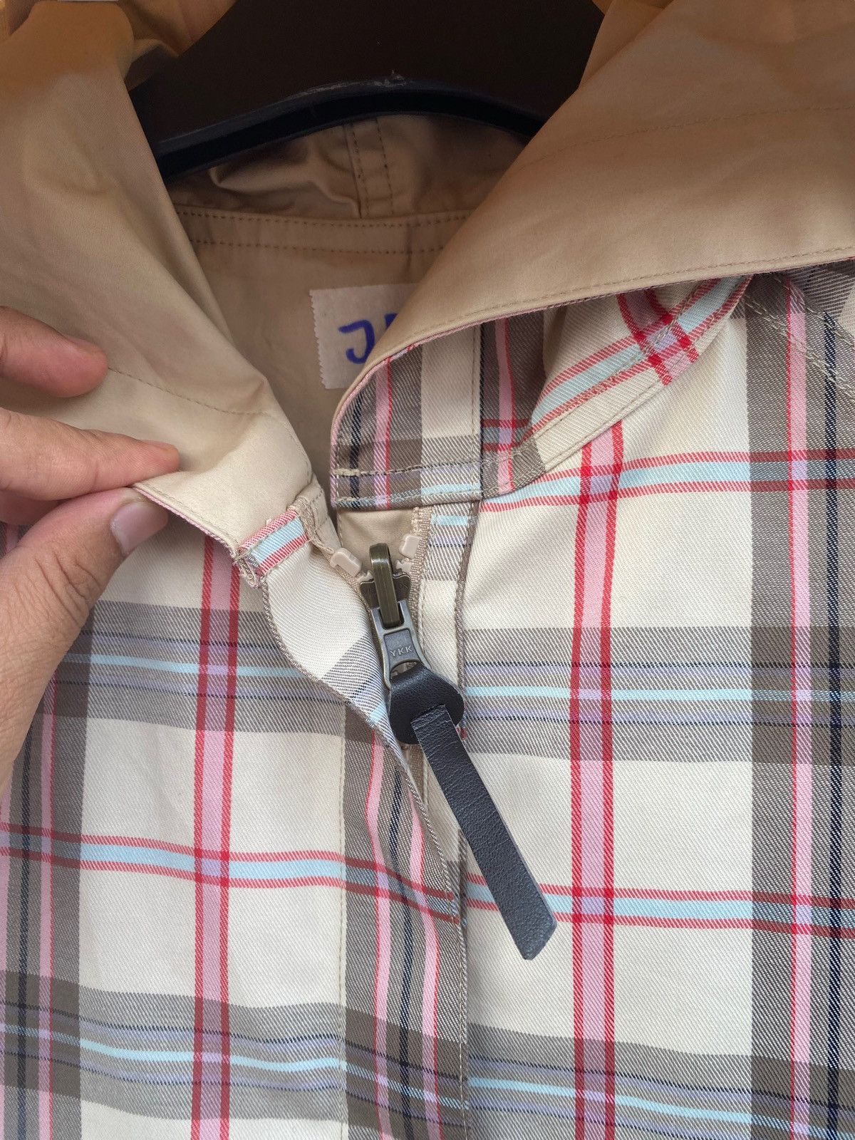 JW Anderson × Uniqlo JW Anderson X Uniqlo Reversible Hooded Jacket Size M / US 6-8 / IT 42-44 - 5 Thumbnail