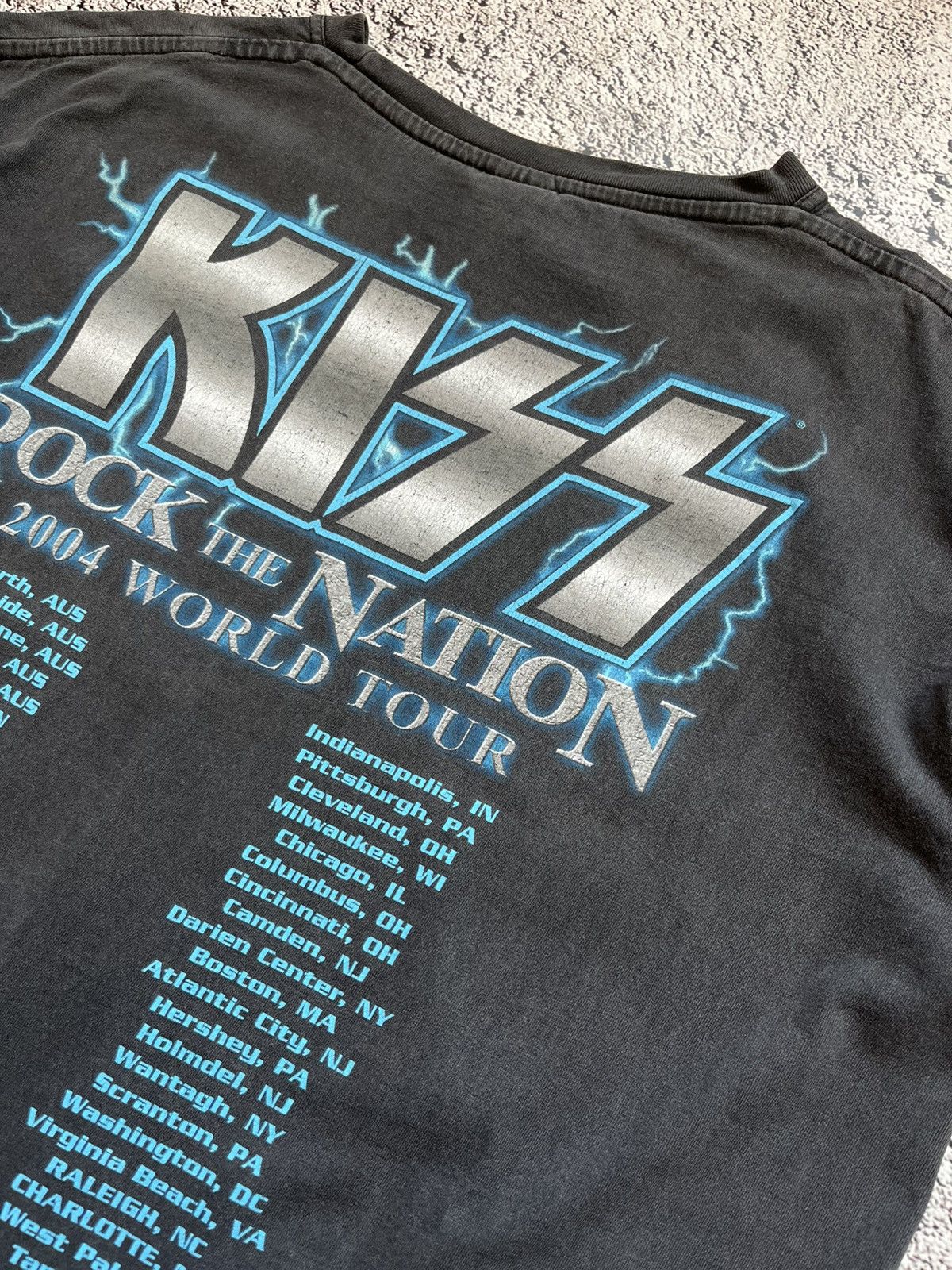 Other KISS Rock The Nation 2004 World Tour T-Shirt Size L Size US L / EU 52-54 / 3 - 12 Thumbnail